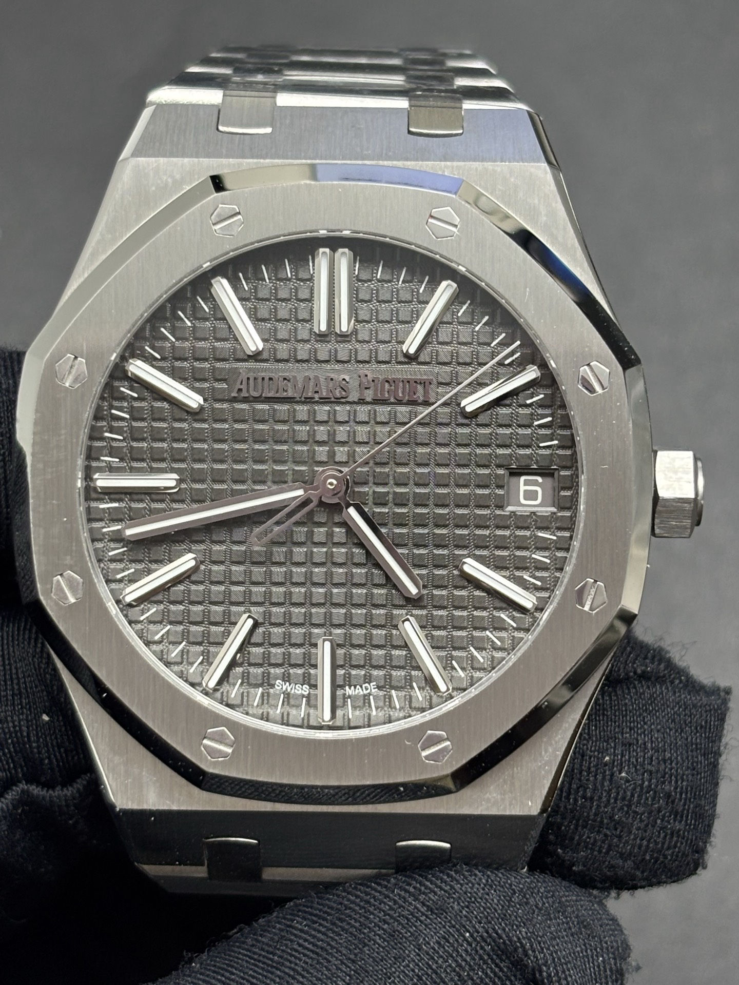 Neat Audemars Piguet Royal Oak Stainless Steel Grey Dial 162