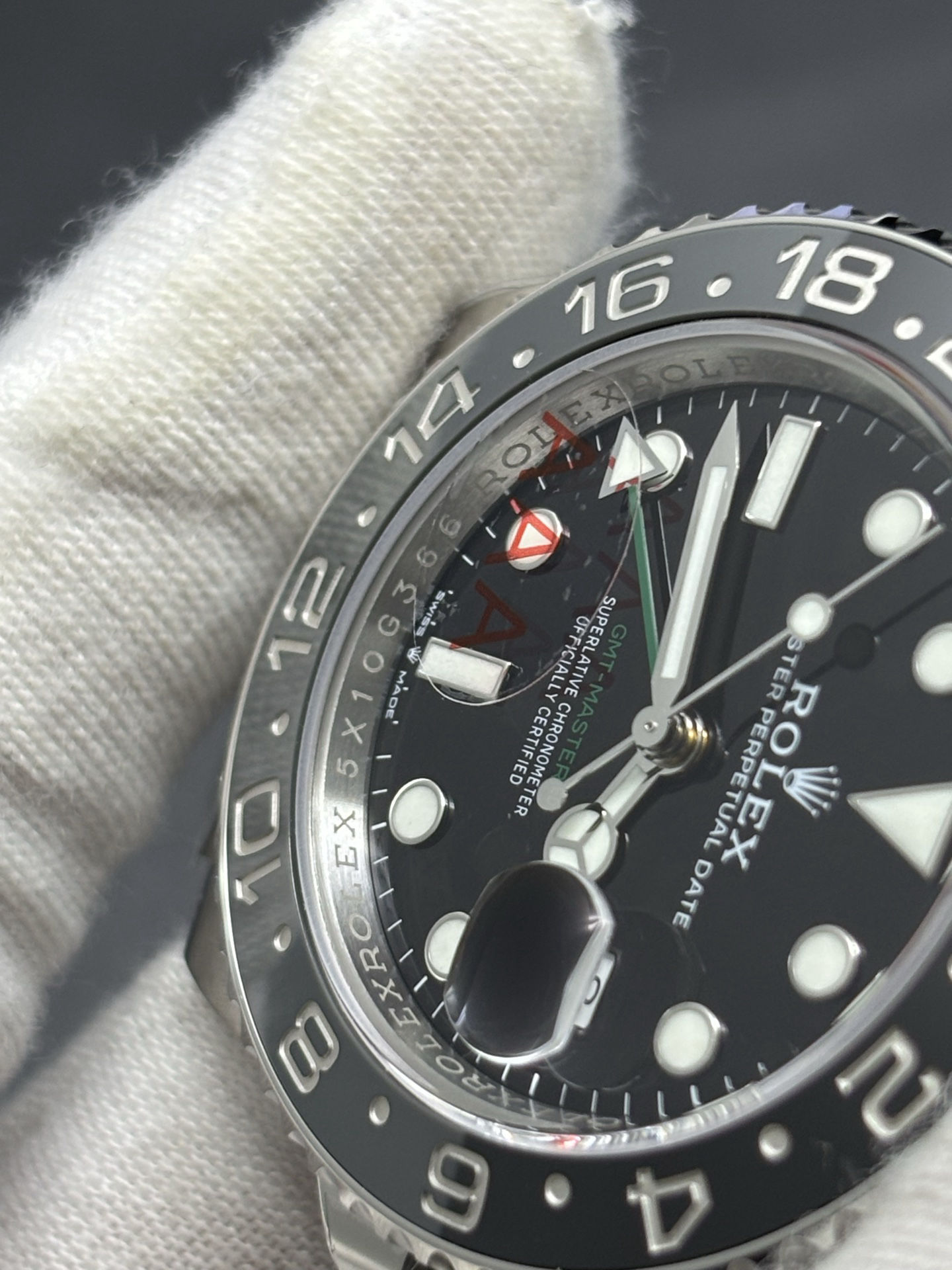 Functional Bruce Wayne GMT-Master II ref 126710GRNR 32