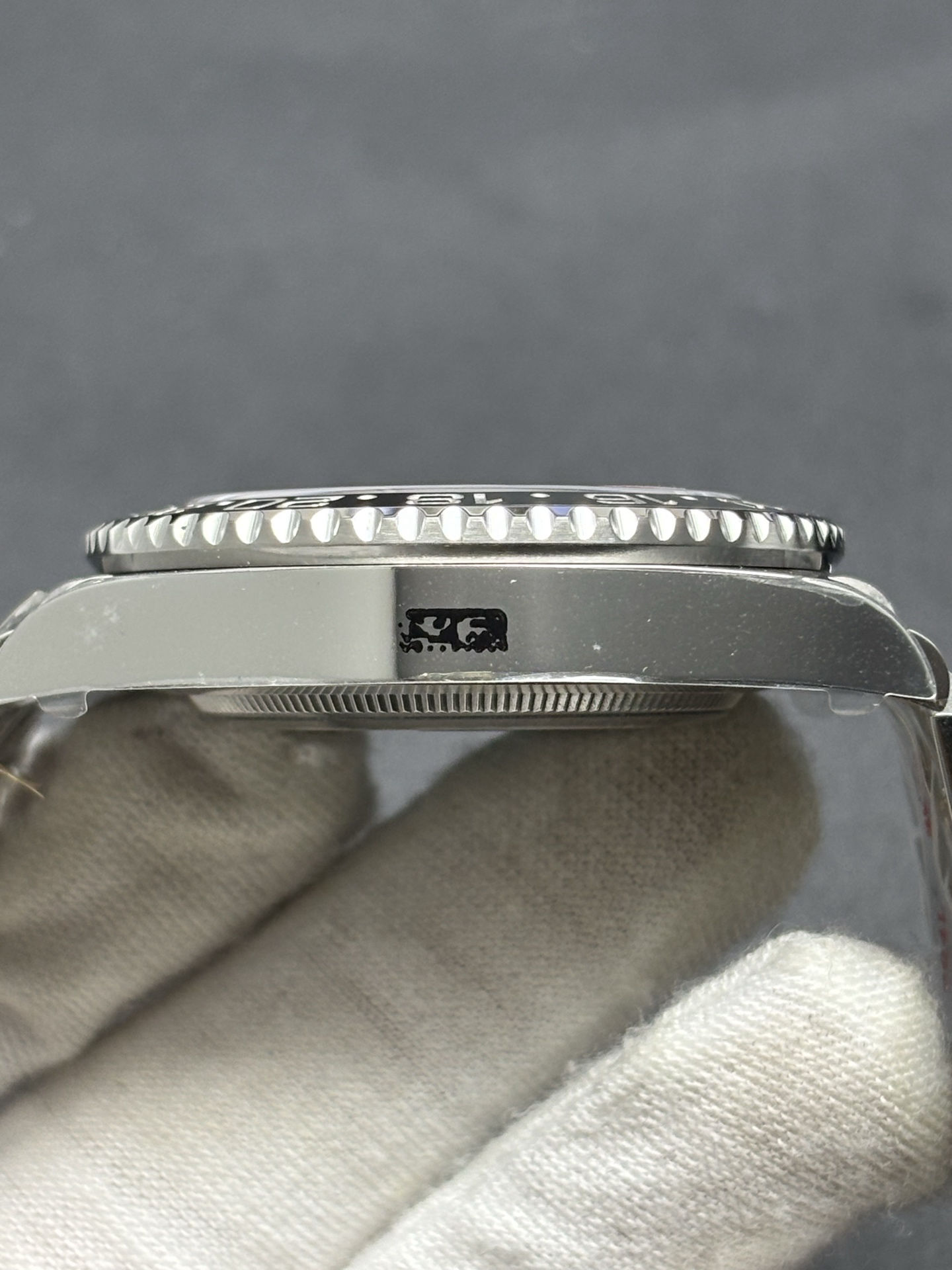 Functional Bruce Wayne GMT-Master II ref 126710GRNR 32