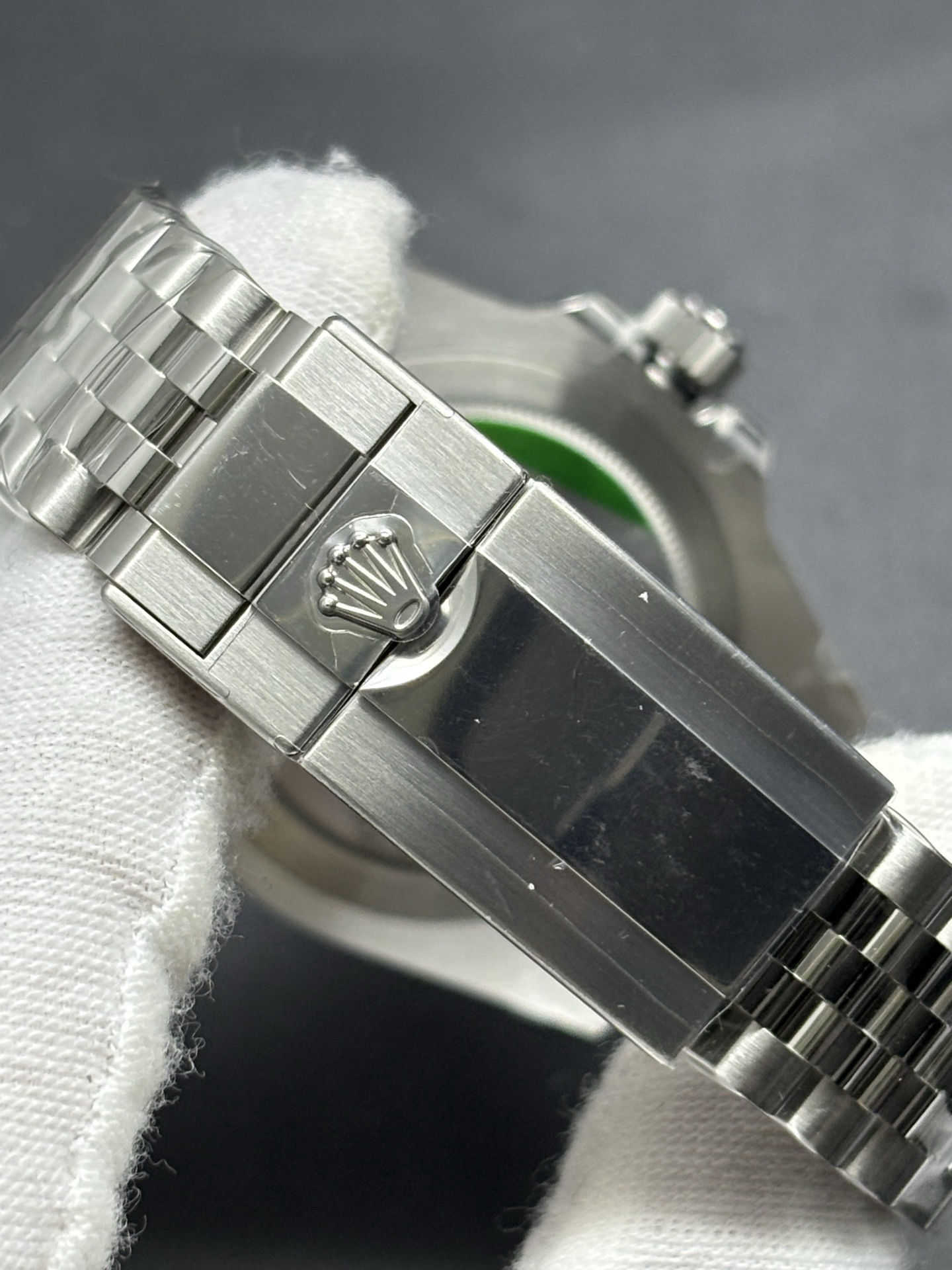 Functional Bruce Wayne GMT-Master II ref 126710GRNR 32