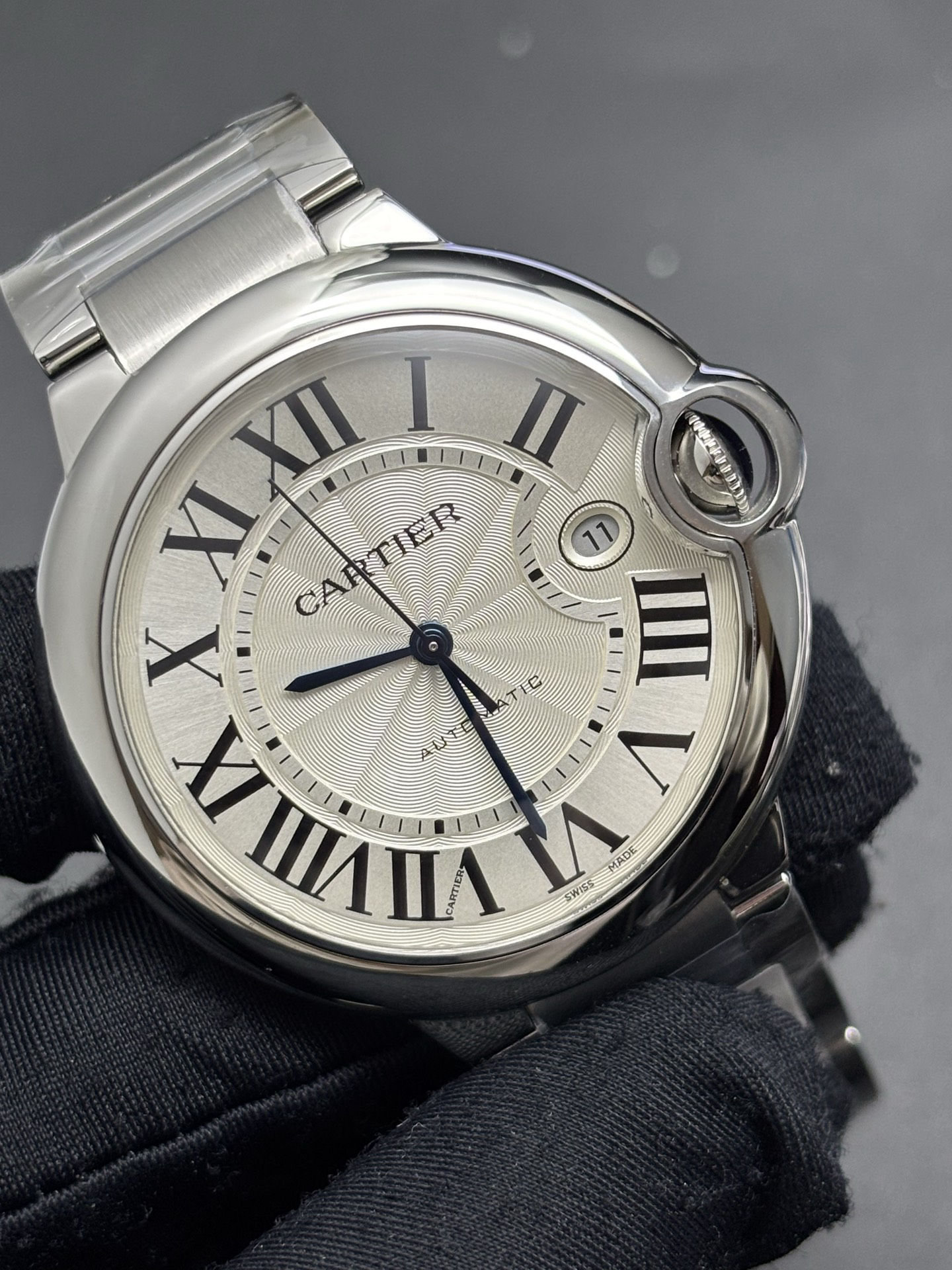 Fashionable Cartier Ballon Bleu 42mm automatic watch in stainless steel with a silver dial 138