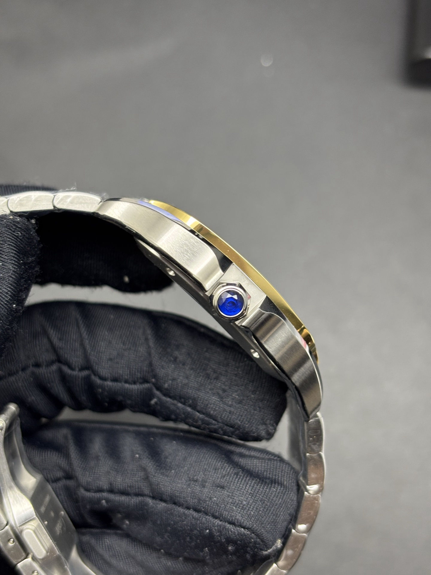 Cartier Santos de Cartier Large Model 18K Yellow Gold Bezel Sophisticated 141