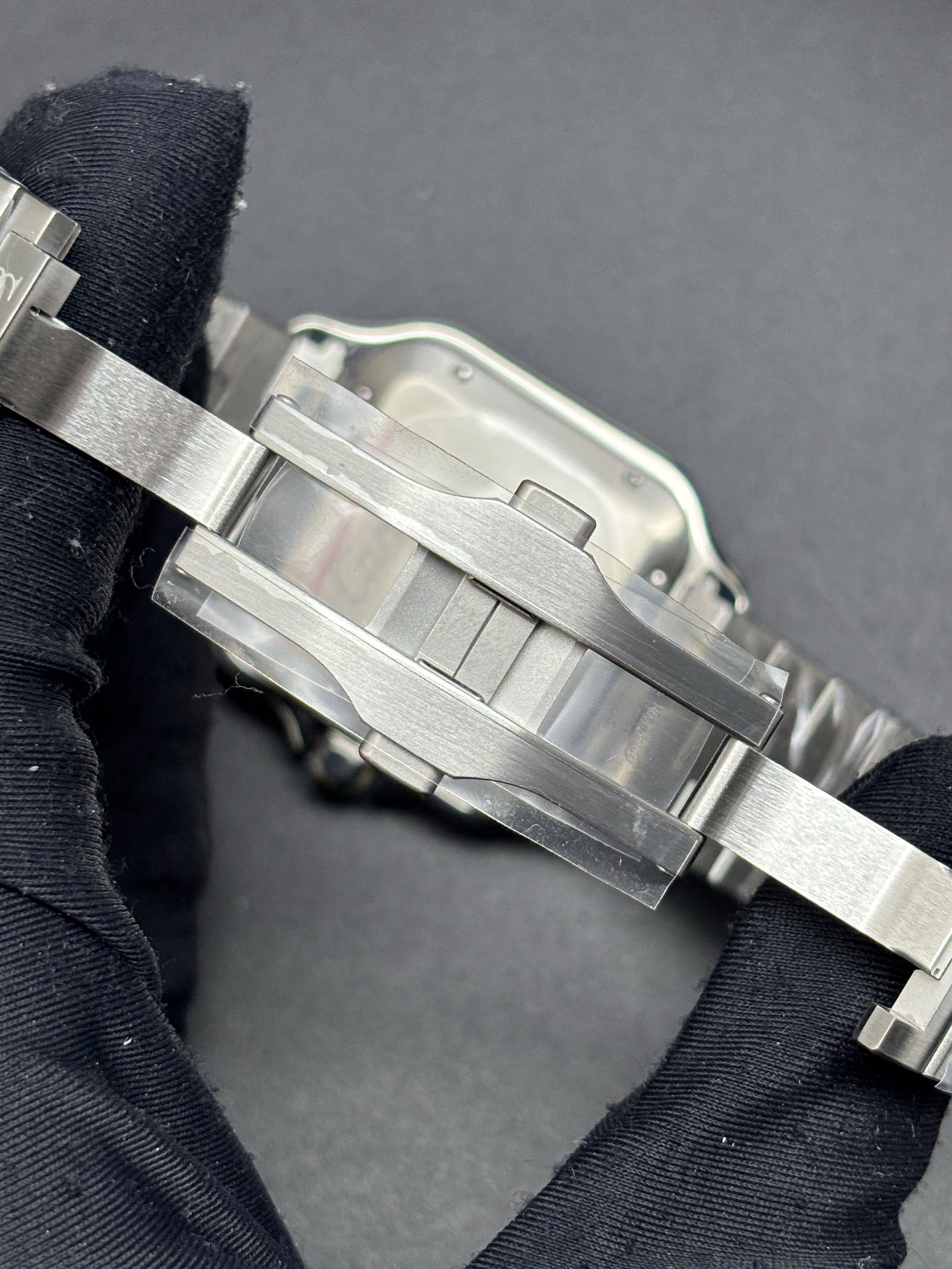 Cartier Santos de Cartier Large Model 18K Yellow Gold Bezel Sophisticated 141