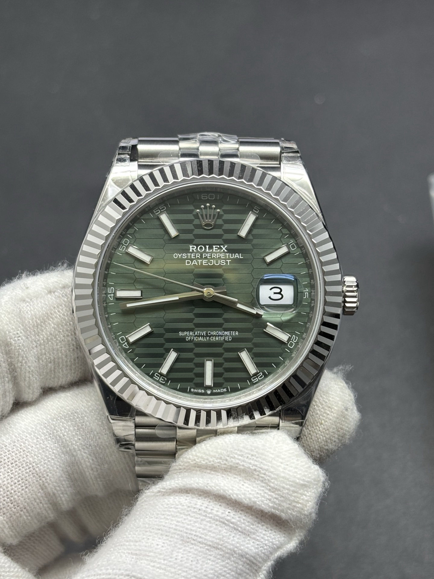 Datejust Ref 126334 in Oystersteel Mint Green Dial Breathable 45