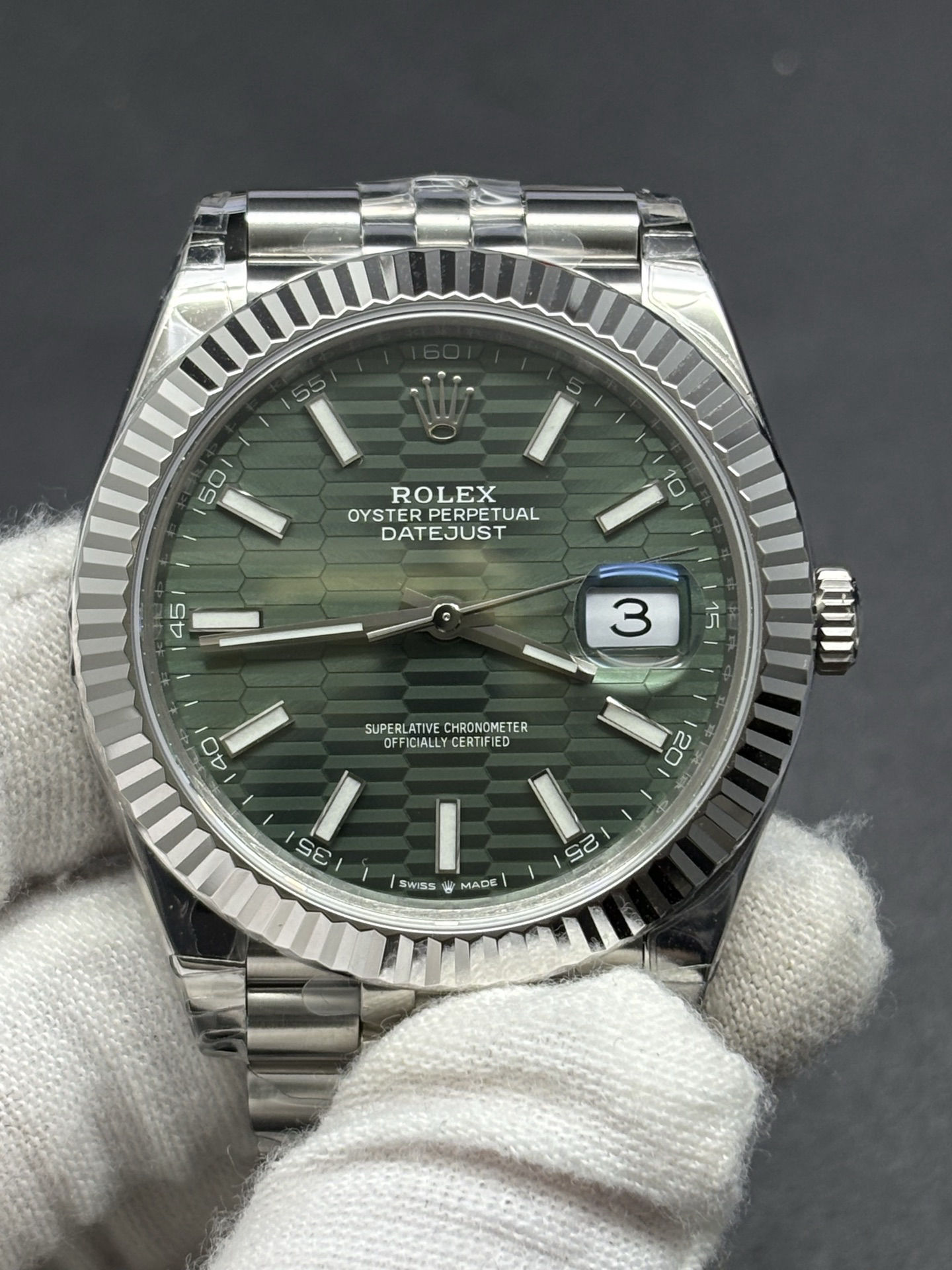 Datejust Ref 126334 in Oystersteel Mint Green Dial Breathable 45