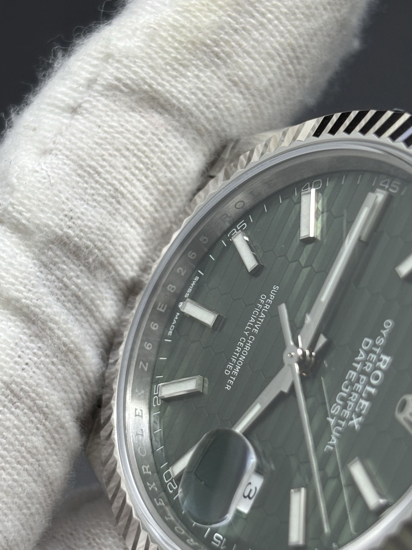Datejust Ref 126334 in Oystersteel Mint Green Dial Breathable 45