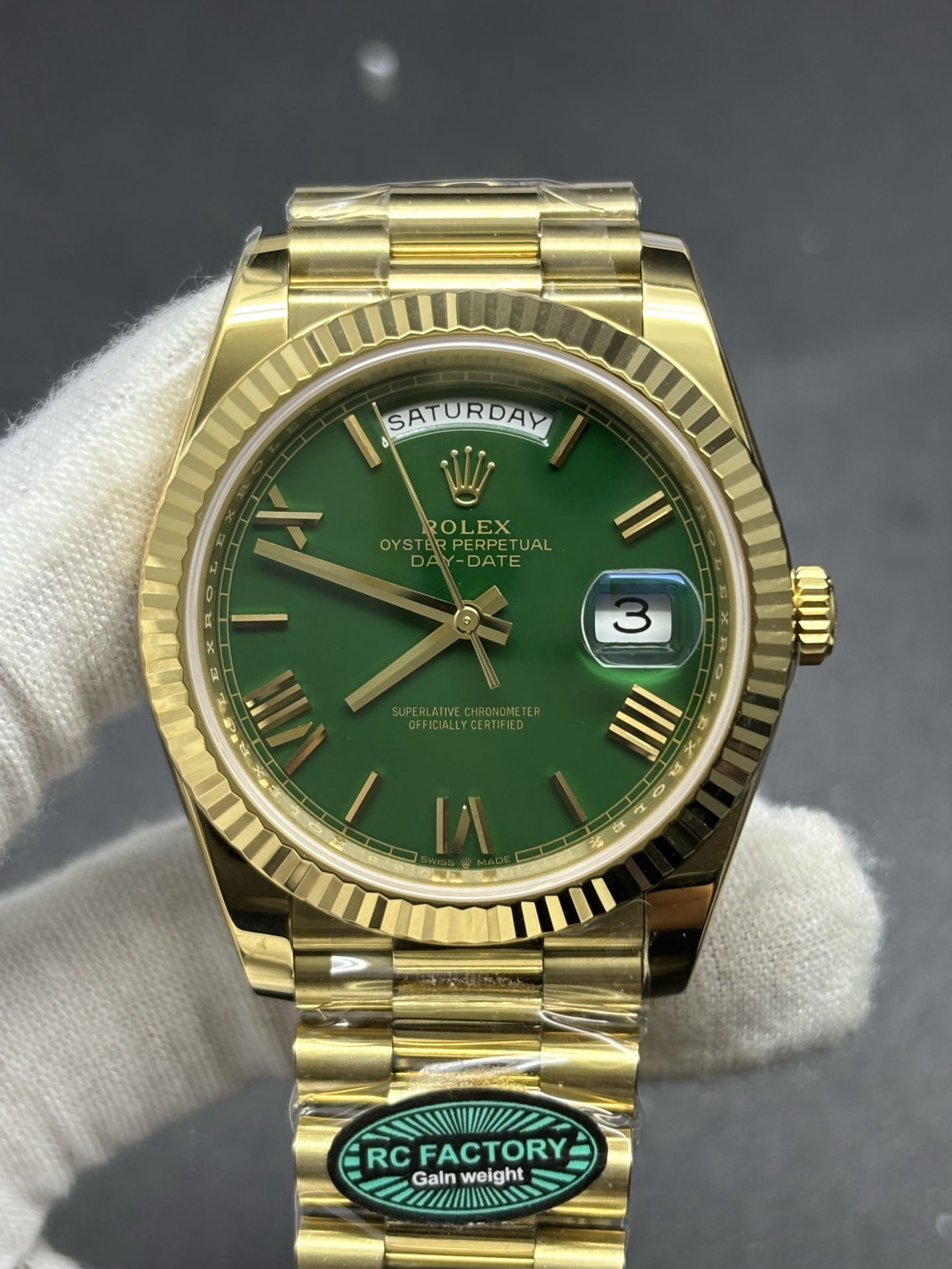 Day-Date 40mm Yellow Gold Green Dial Fluted Bezel MultiPurpose 35