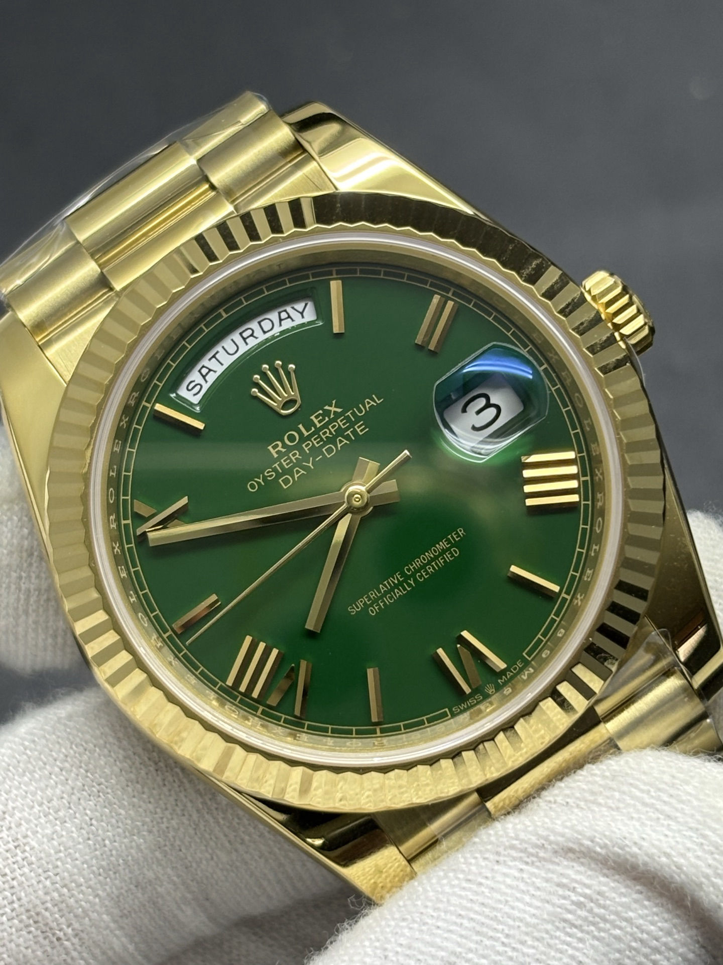 Day-Date 40mm Yellow Gold Green Dial Fluted Bezel MultiPurpose 35