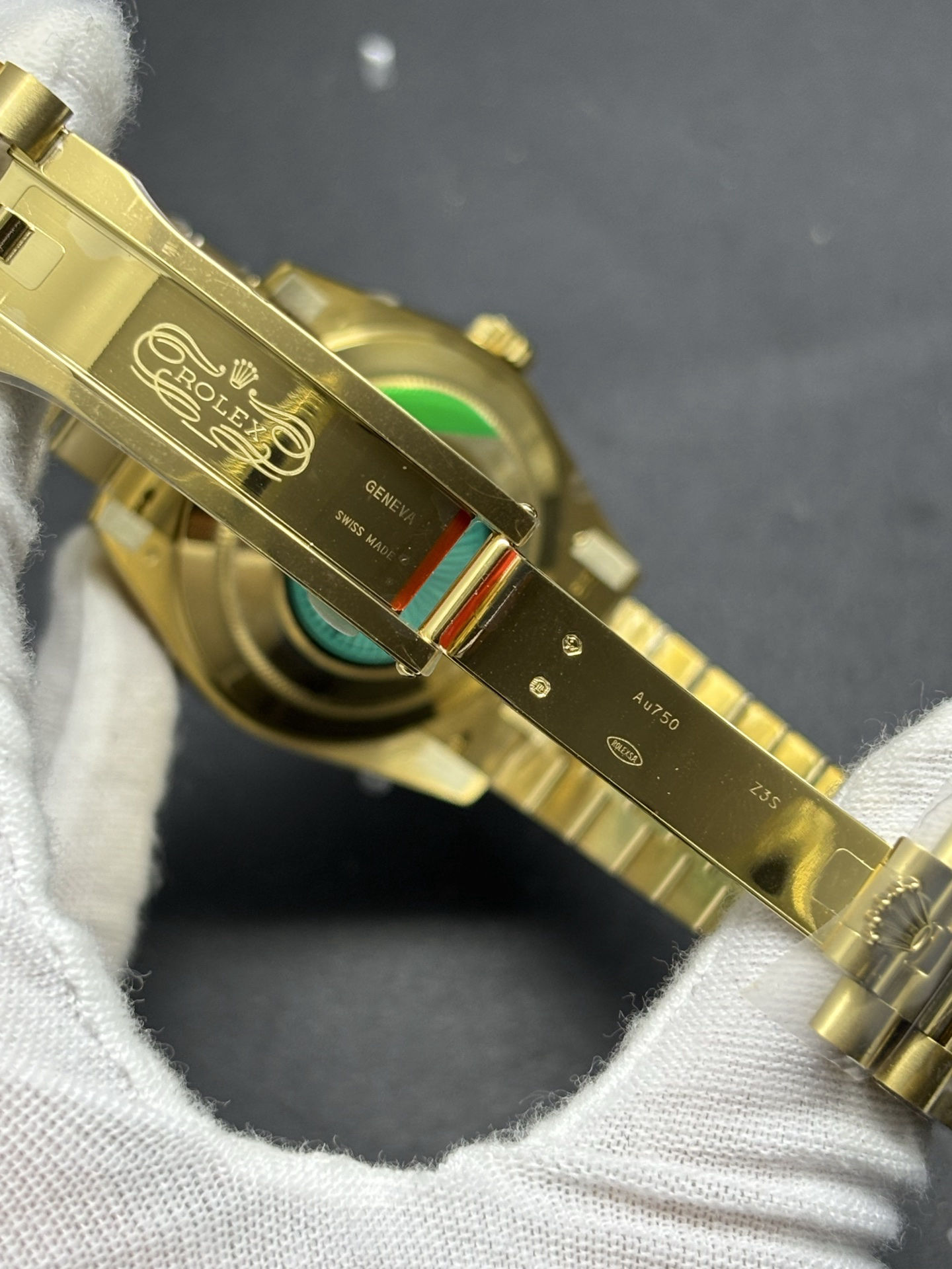 Day-Date 40mm Yellow Gold Green Dial Fluted Bezel MultiPurpose 35