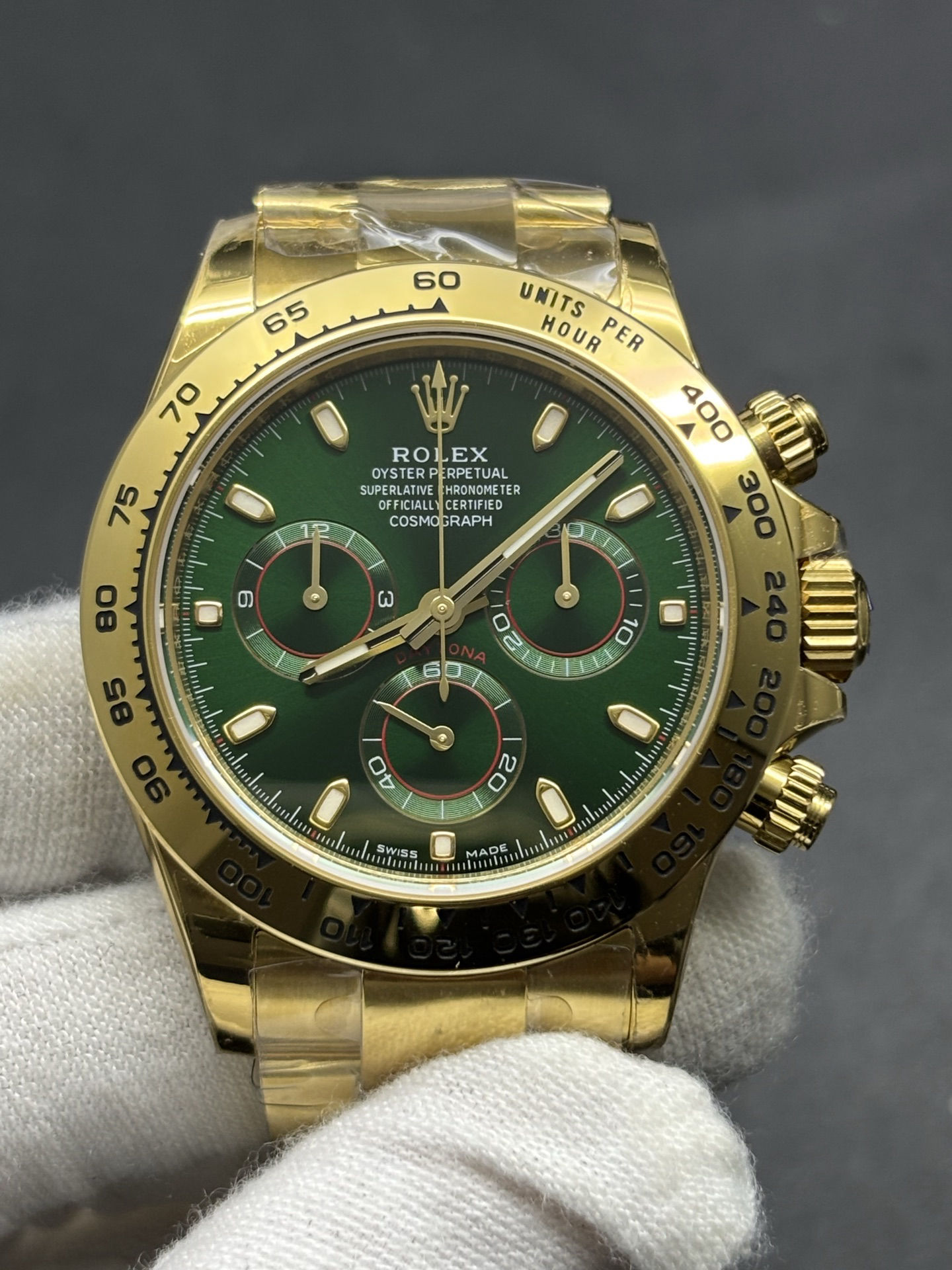 Daytona Cosmograph Daytona 40mm Yellow Gold Green Comfortable 7