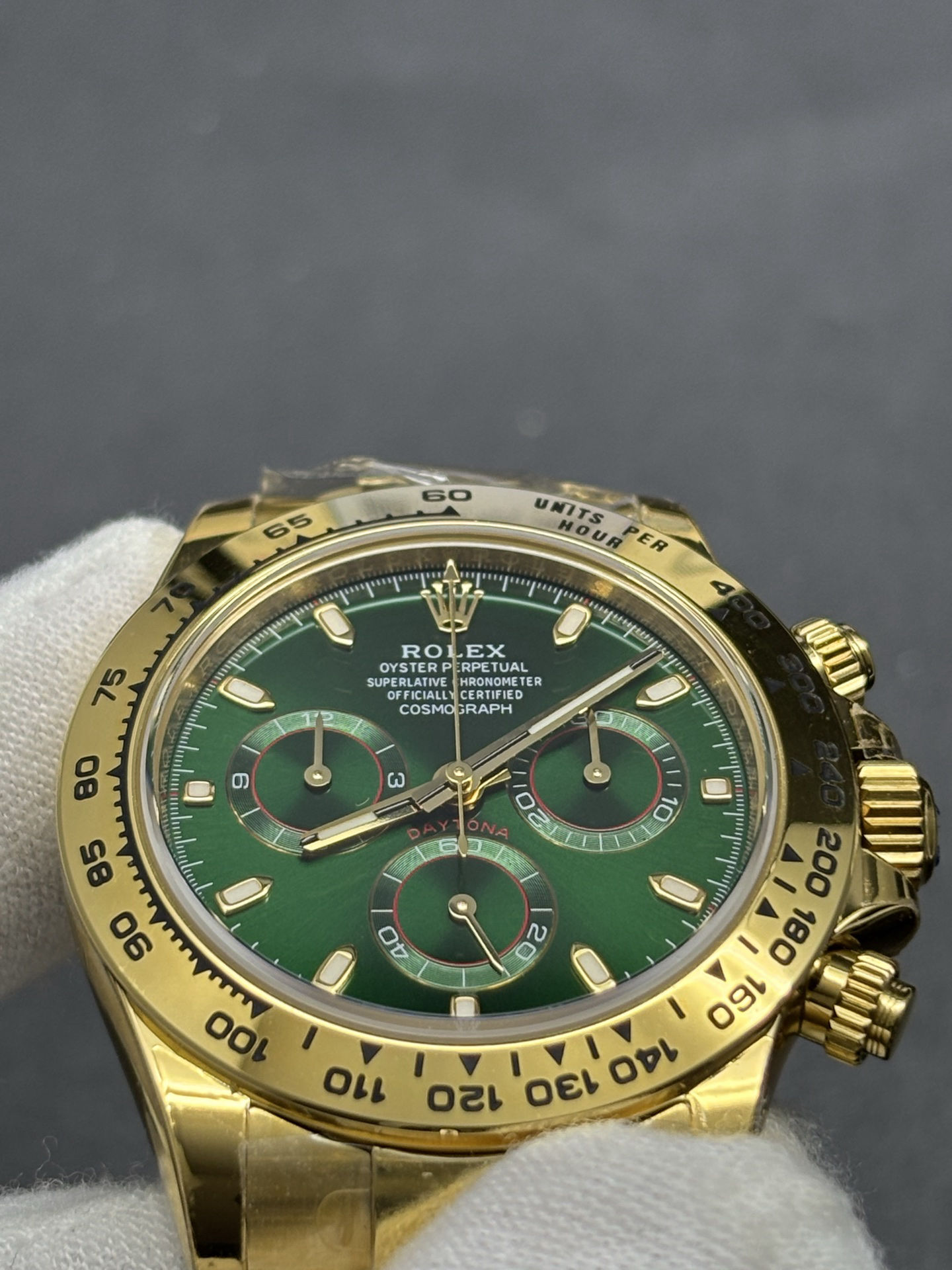 Daytona Cosmograph Daytona 40mm Yellow Gold Green Comfortable 7