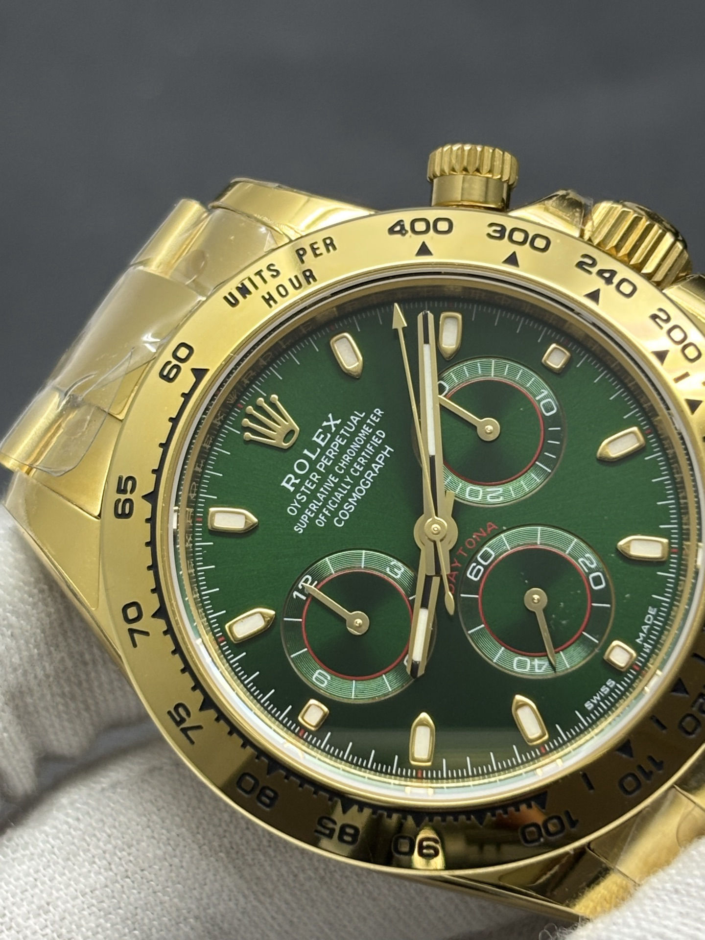 Daytona Cosmograph Daytona 40mm Yellow Gold Green Comfortable 7