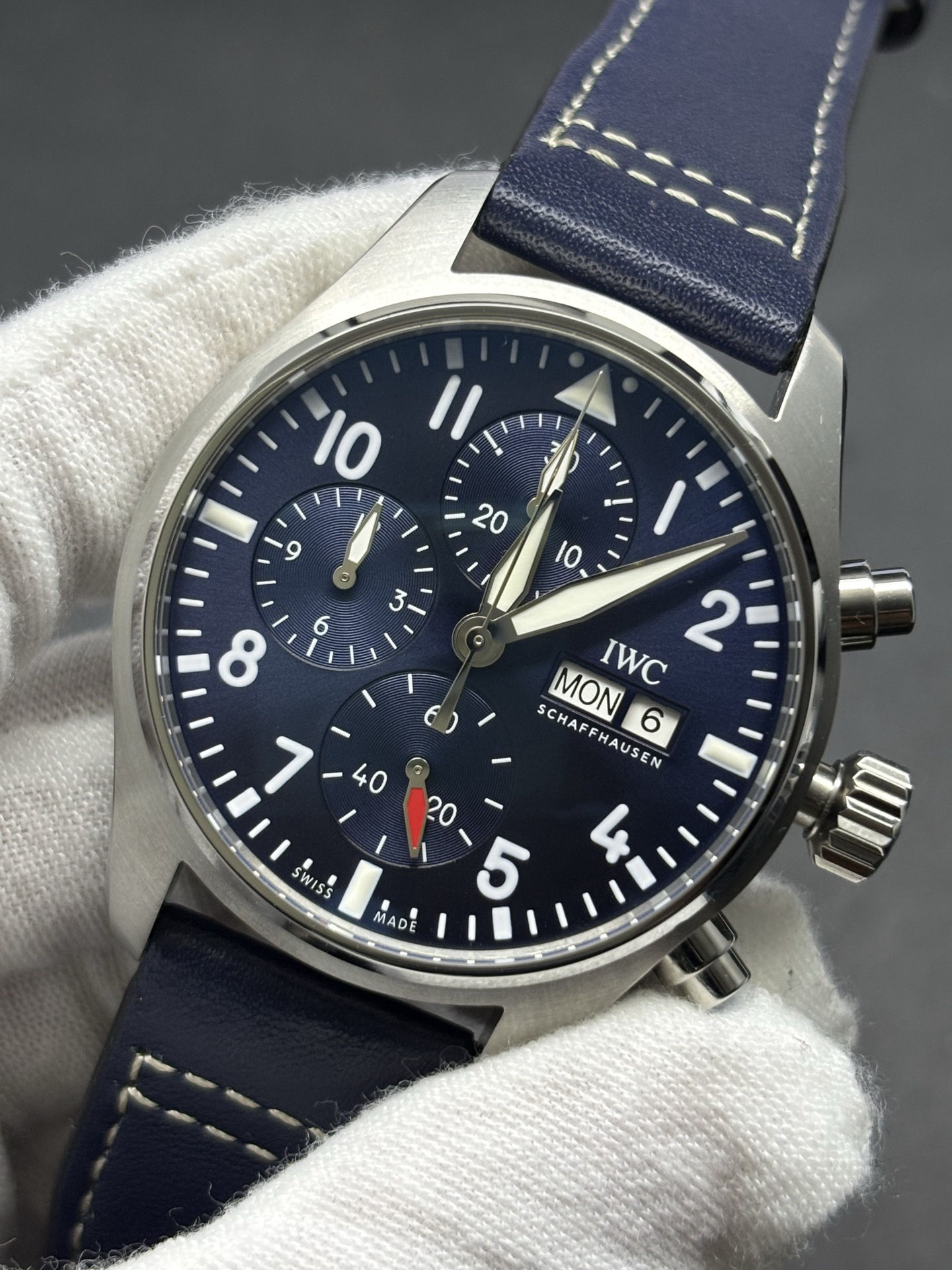 HighQuality IWC Pilot's Watch Chronograph 41mm in a stainless steel case with a blue dial 181