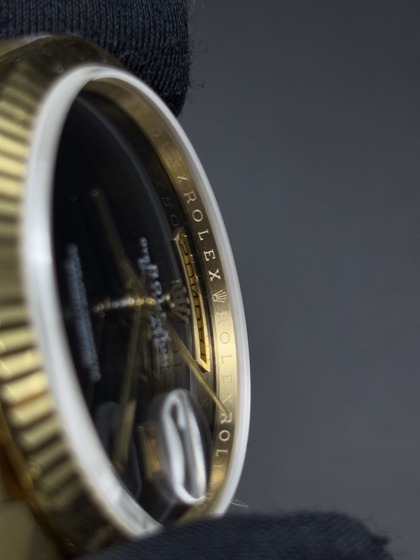 Men Gold Day-Date II Black Dial Fluted Bezel 41mm ref. Tailored 3