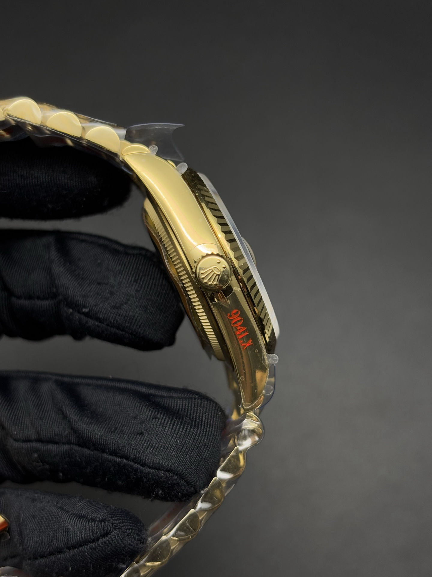 Men Gold Day-Date II Black Dial Fluted Bezel 41mm ref. Tailored 3