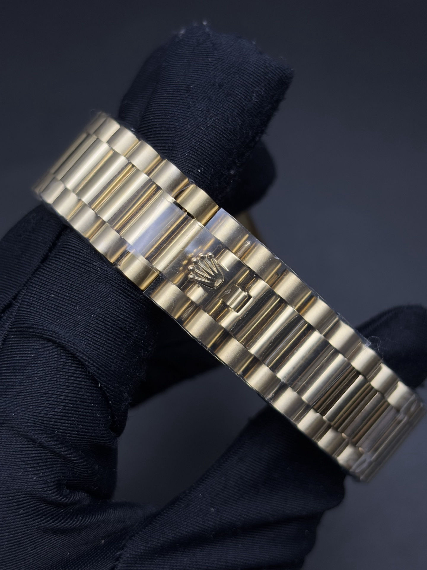 Men Gold Day-Date II Black Dial Fluted Bezel 41mm ref. Tailored 3