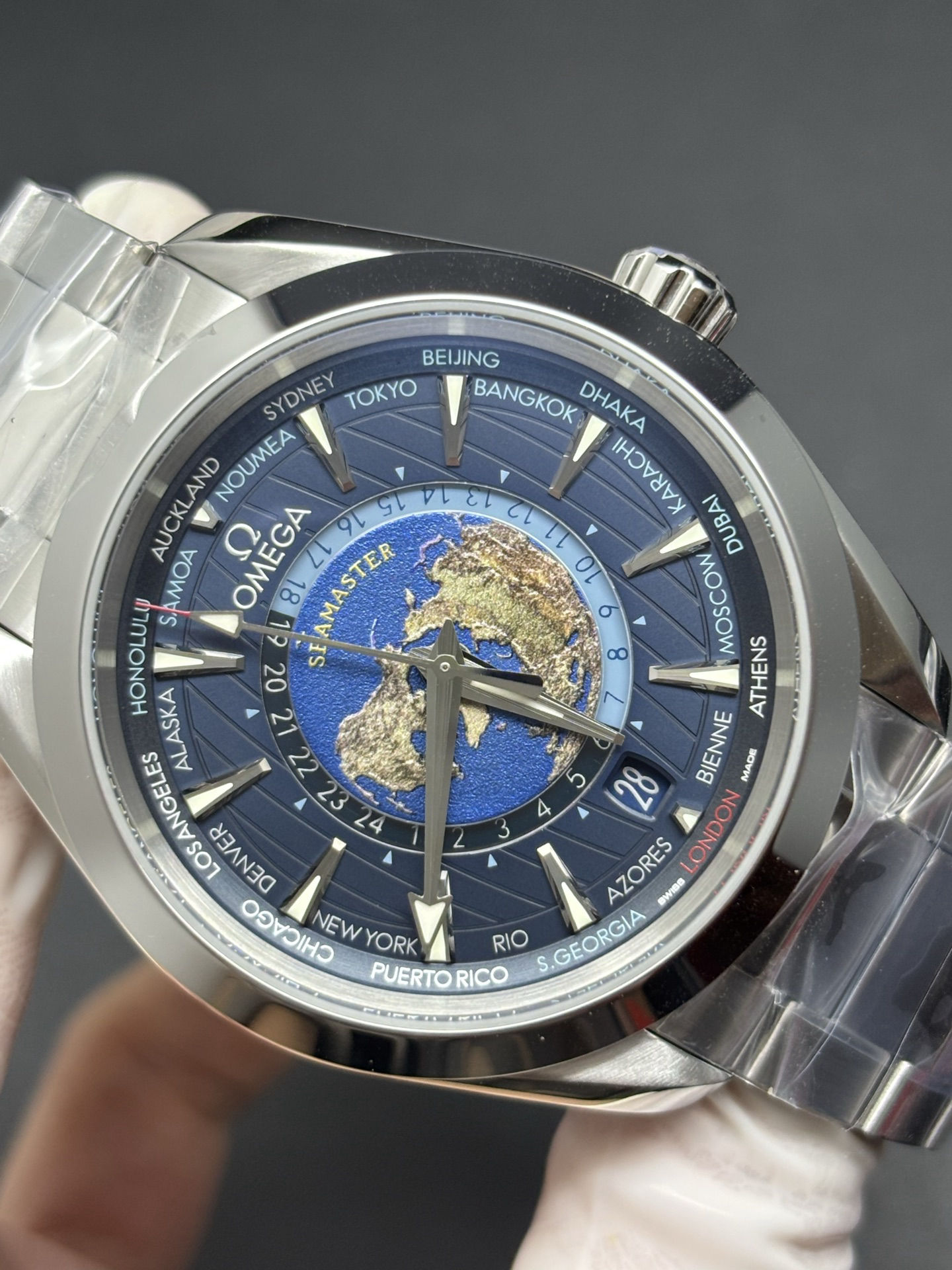 Tailored OMEGA Seamaster Aqua Terra 150M Co-Axial Master Chronometer GMT Worldtimer 127