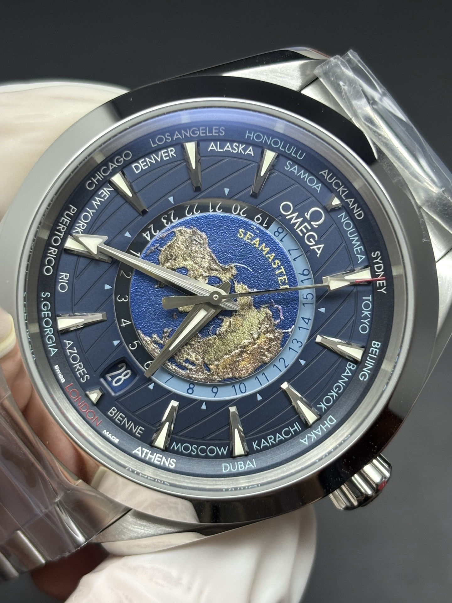 Tailored OMEGA Seamaster Aqua Terra 150M Co-Axial Master Chronometer GMT Worldtimer 127