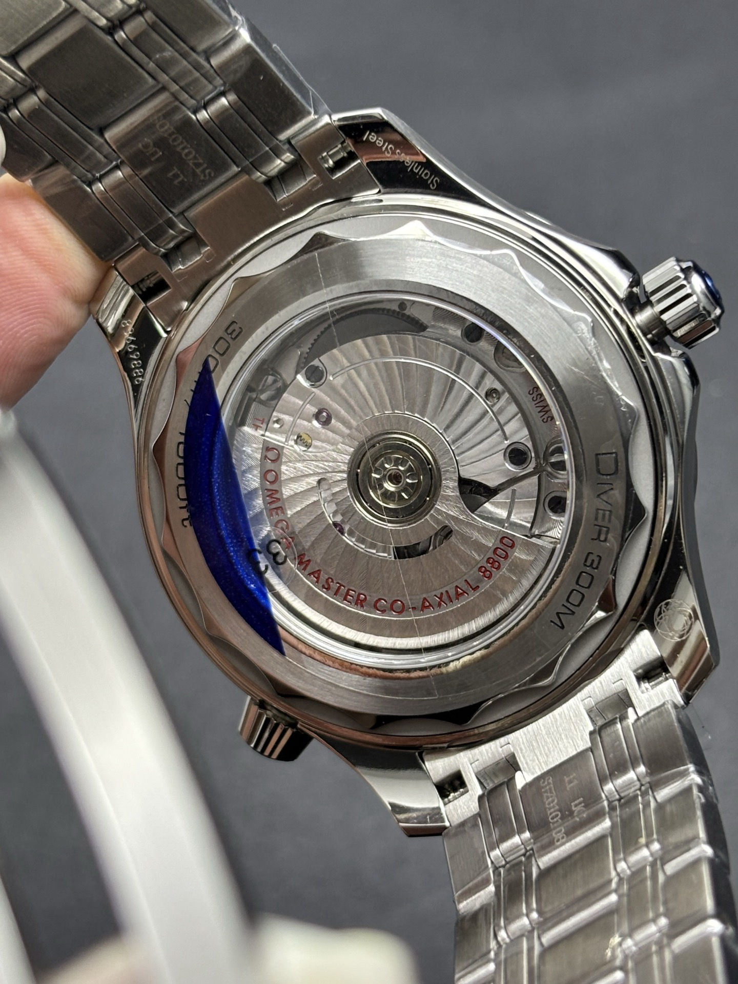Sleek Omega Seamaster Diver 300M Co-Axial Master Chronometer 42mm 115