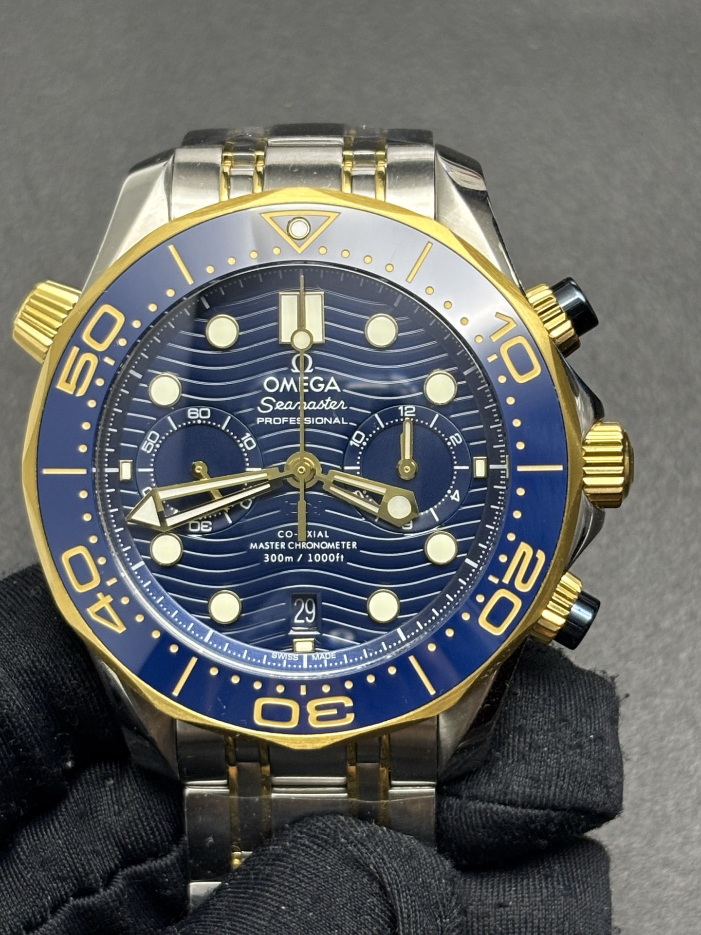 Omega Seamaster Diver 300M Co-Axial Master Chronometer Chronograph Blue Dial Vibrant 124