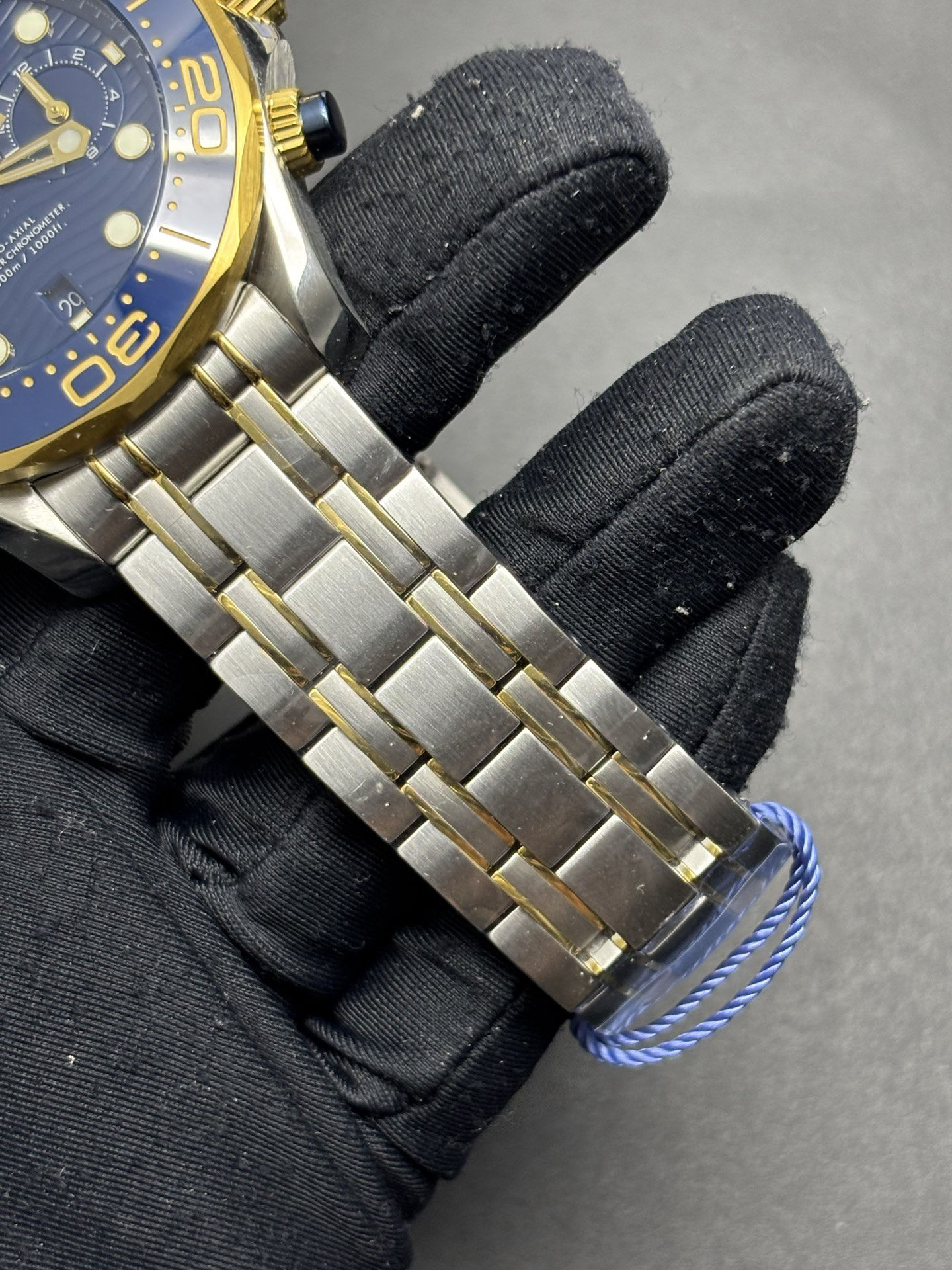 Omega Seamaster Diver 300M Co-Axial Master Chronometer Chronograph Blue Dial Vibrant 124