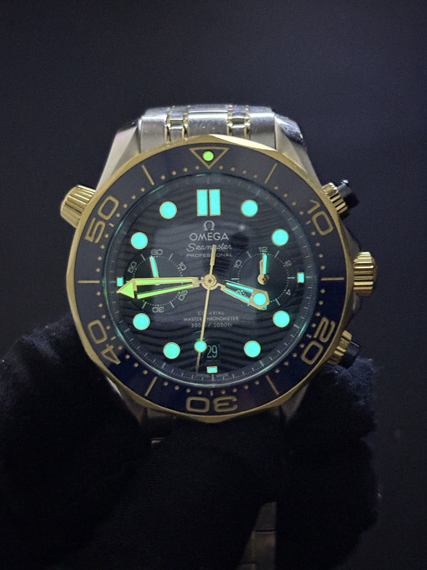 Omega Seamaster Diver 300M Co-Axial Master Chronometer Chronograph Blue Dial Vibrant 124