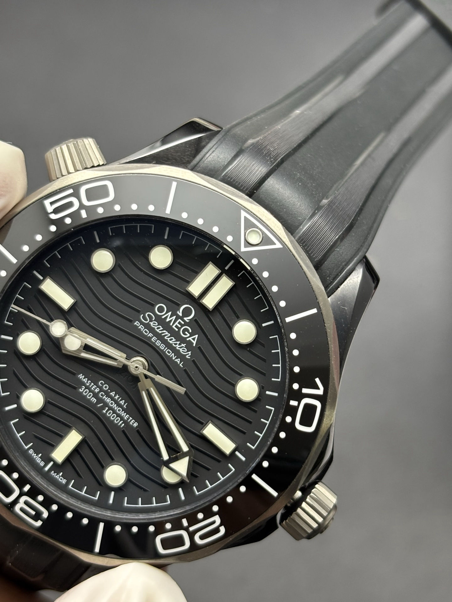 Omega Seamaster Diver 300M Master Ceramic Dial OdorResistant 122