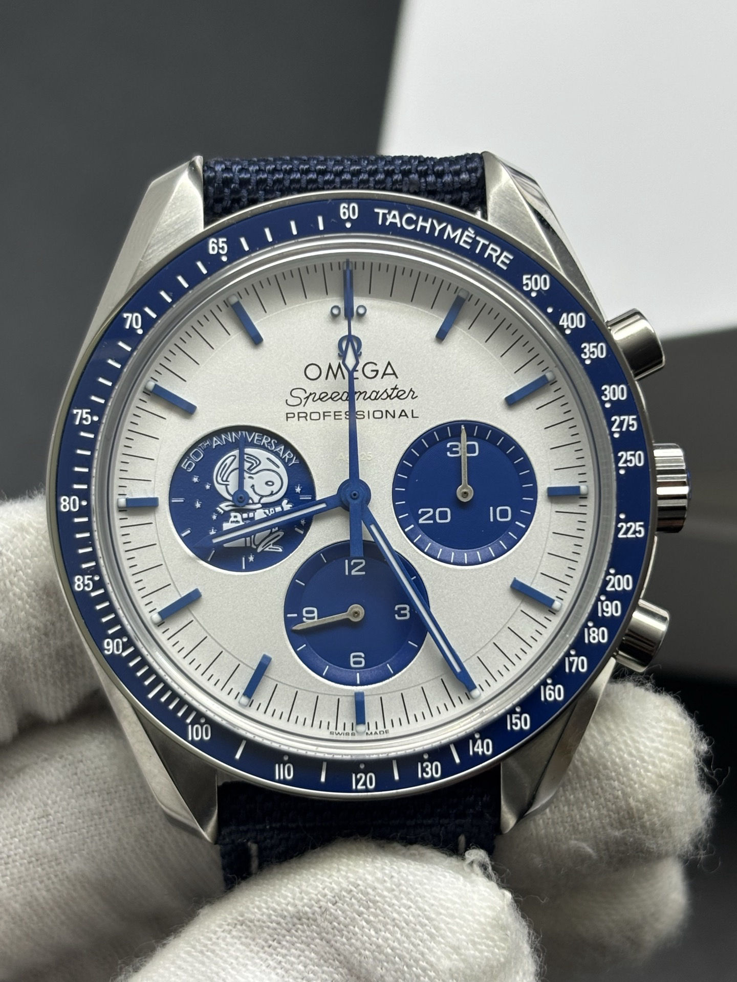 Contemporary Omega Snoopy Award Watch 114