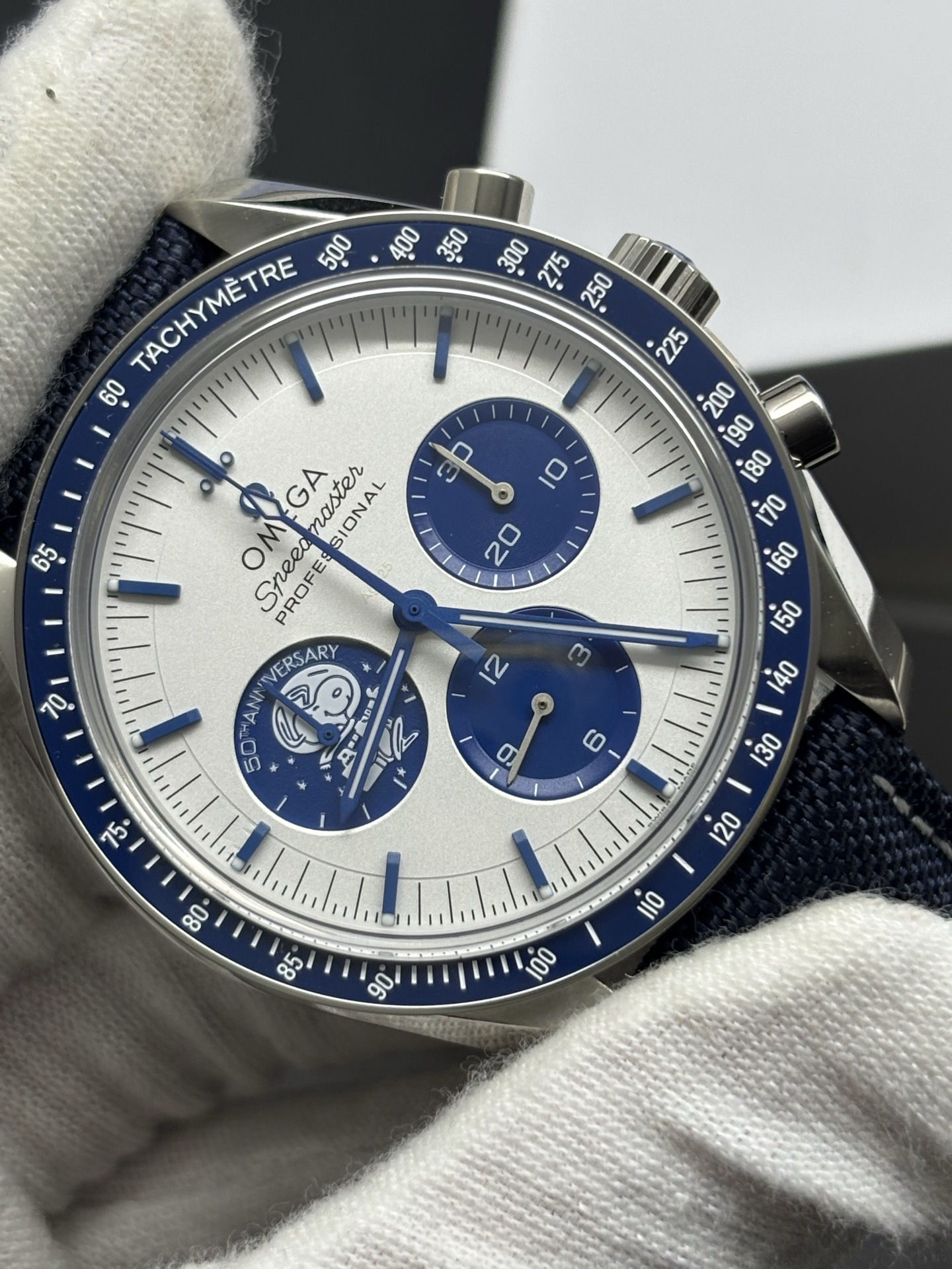 Contemporary Omega Snoopy Award Watch 114