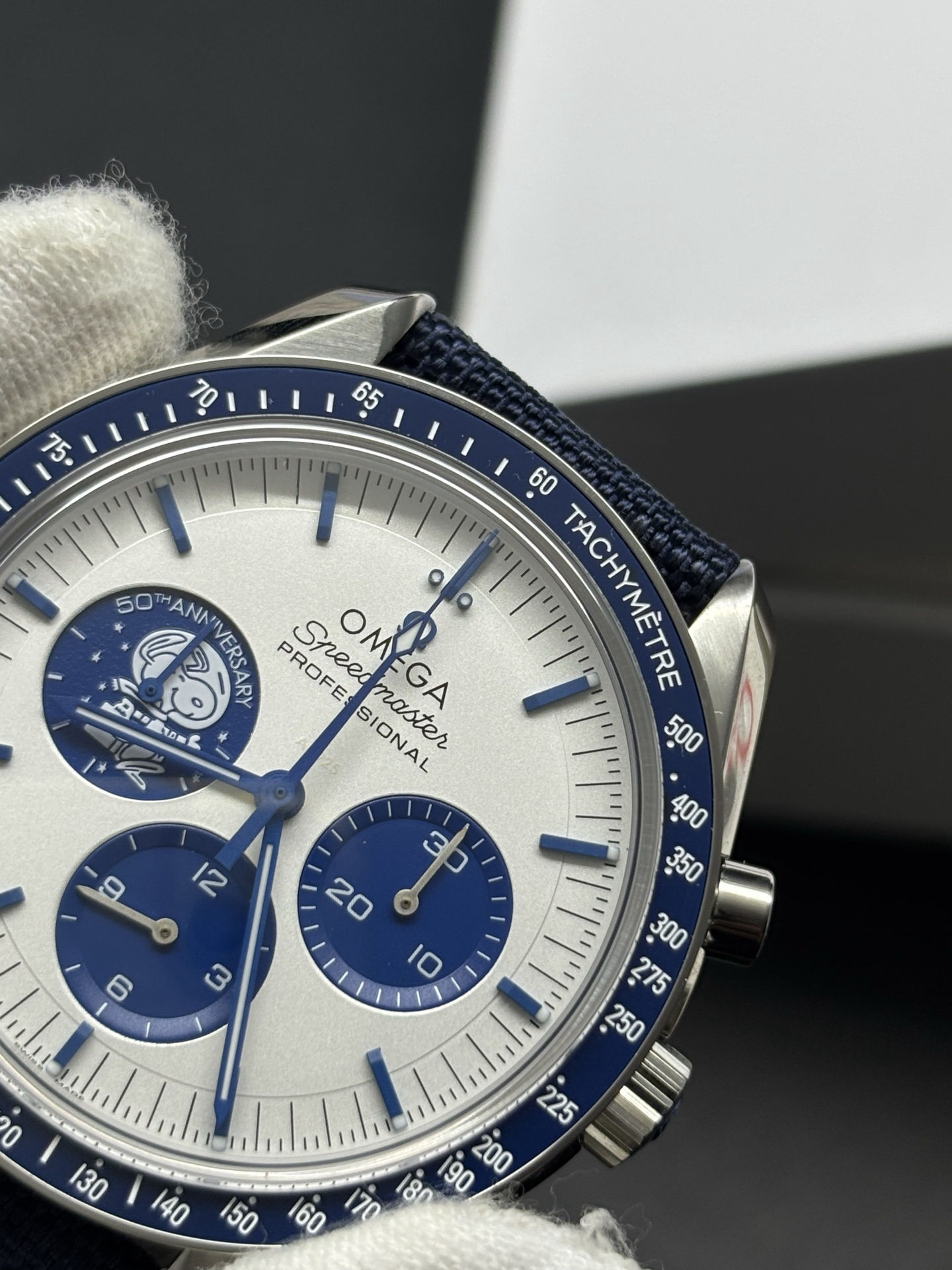Contemporary Omega Snoopy Award Watch 114