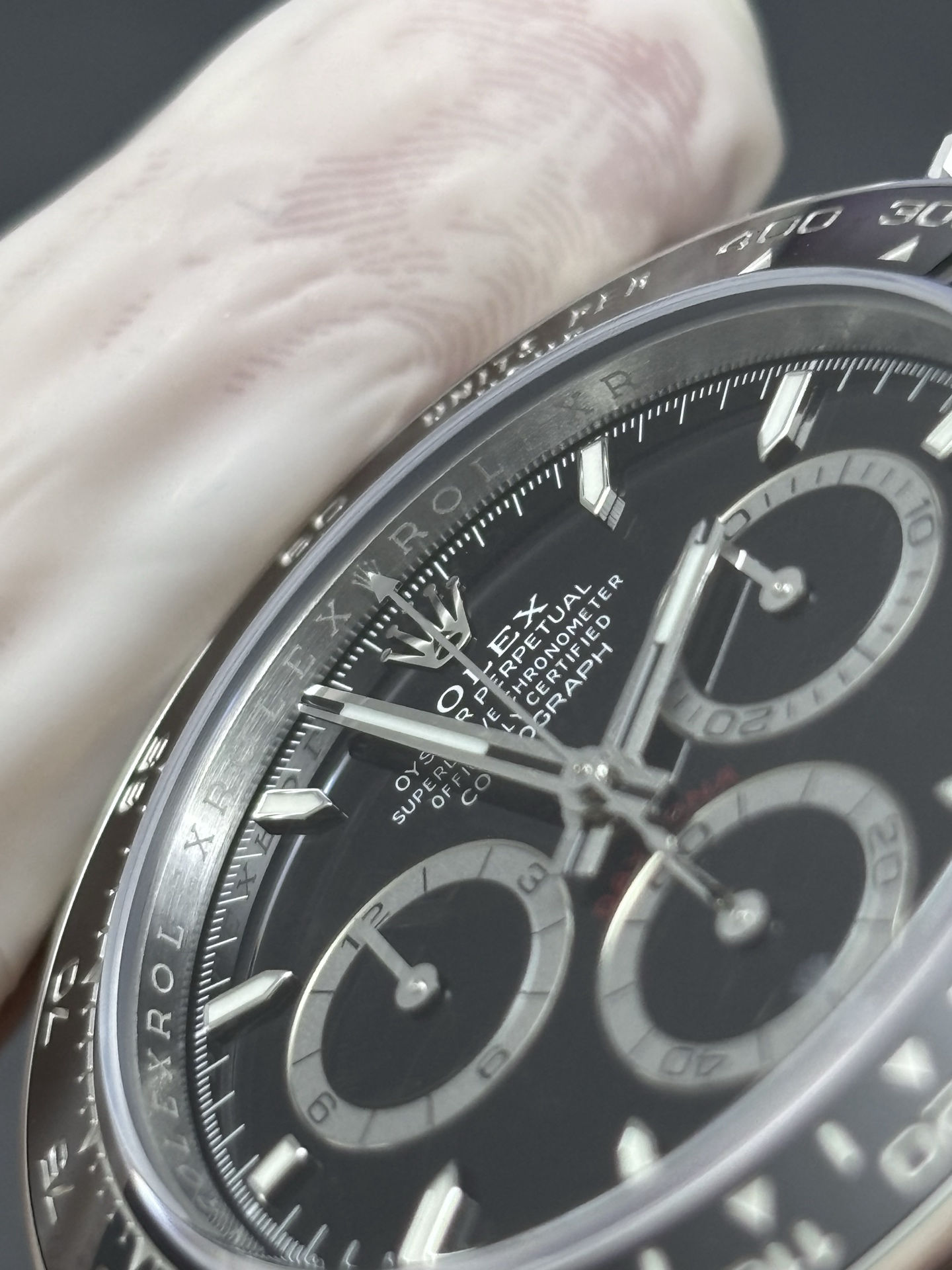 DailyWear Oyster Perpetual Cosmograph Daytona 40mm – Black Dial & Ceramic Bezel 43