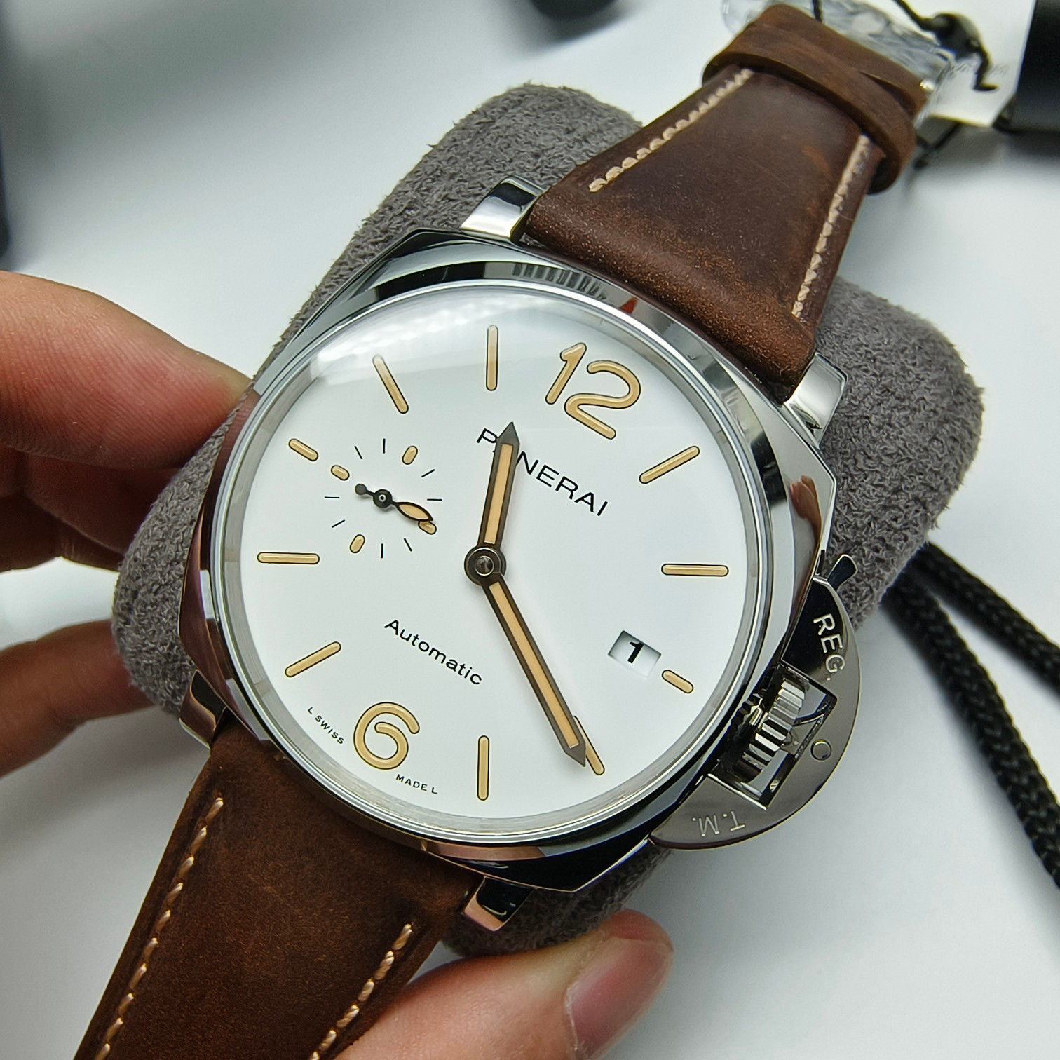 WaterResistant Panerai Luminor Due 42mm PAM01046 White Dial 109
