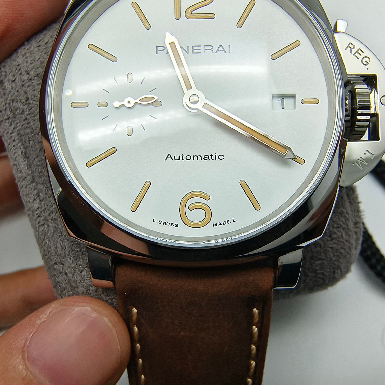 WaterResistant Panerai Luminor Due 42mm PAM01046 White Dial 109