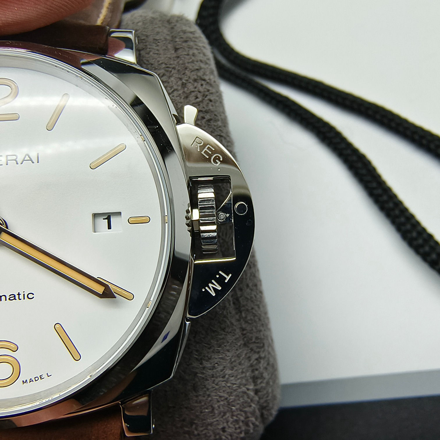 WaterResistant Panerai Luminor Due 42mm PAM01046 White Dial 109