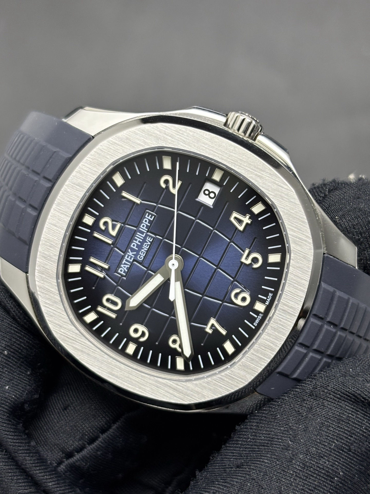 Patek Philippe 5168G-001 Aquanaut 42mm Elegant 79