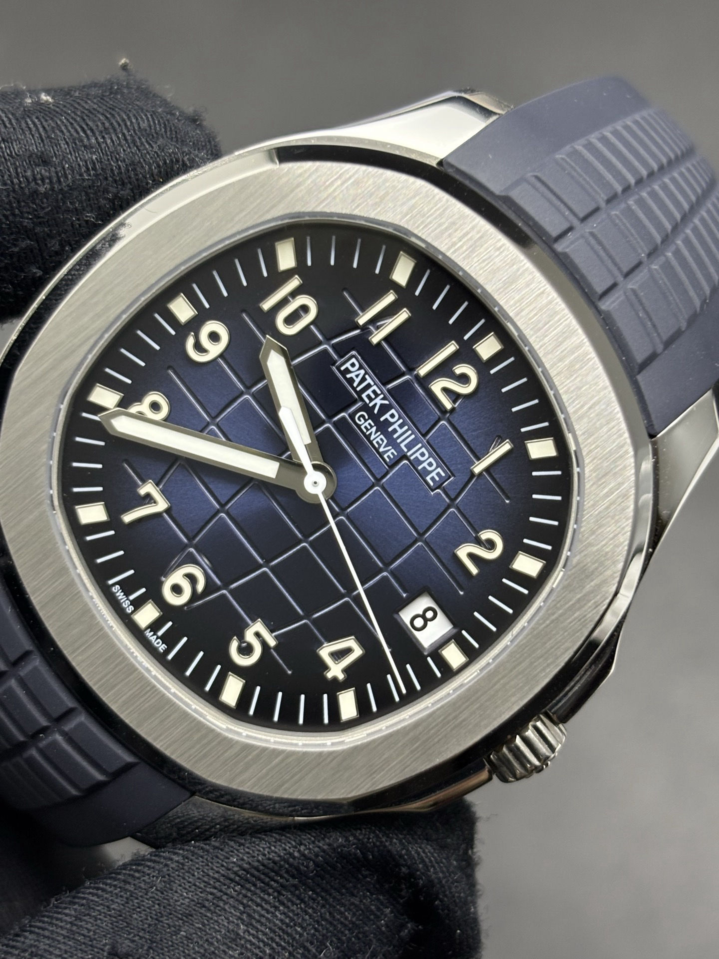 Patek Philippe 5168G-001 Aquanaut 42mm Elegant 79