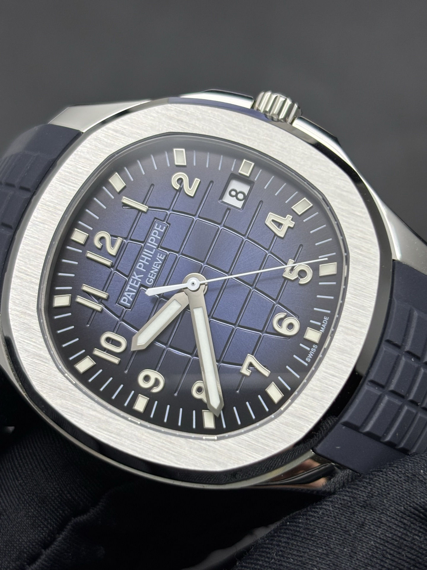Patek Philippe 5168G-001 Aquanaut 42mm Elegant 79