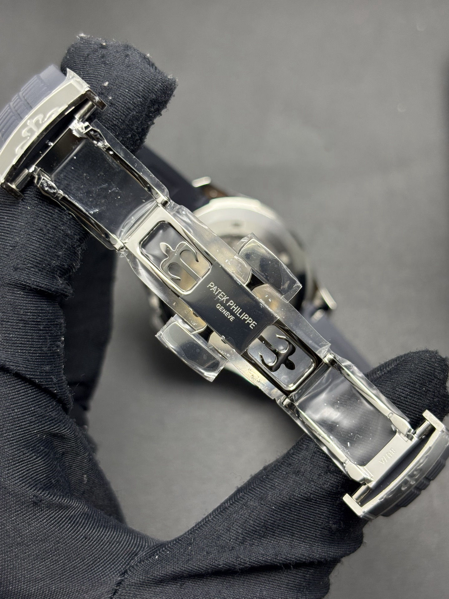 Patek Philippe 5168G-001 Aquanaut 42mm Elegant 79