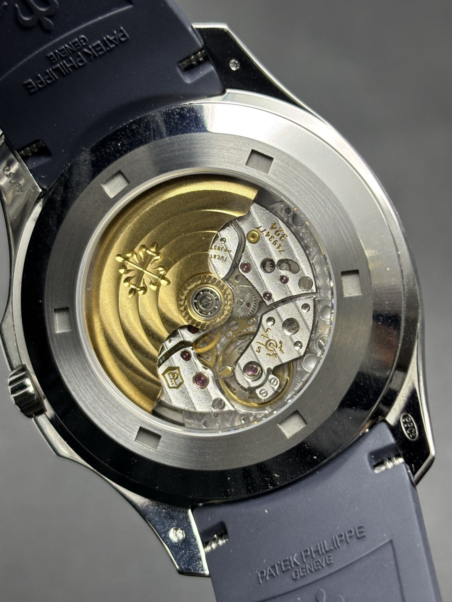 Patek Philippe 5168G-001 Aquanaut 42mm Elegant 79