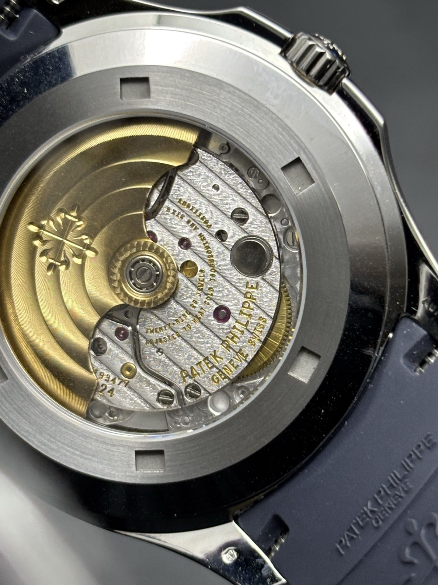 Patek Philippe 5168G-001 Aquanaut 42mm Elegant 79