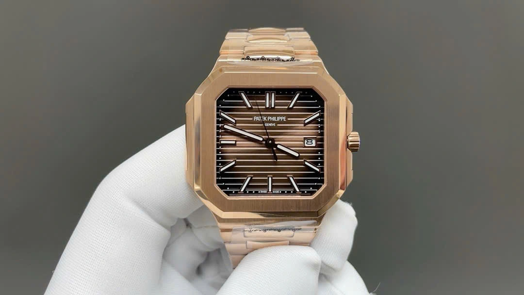 Patek Philippe Cubitus Self-winding Rose Gold SmoothTexture 97