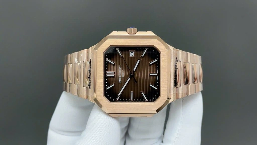 Patek Philippe Cubitus Self-winding Rose Gold SmoothTexture 97