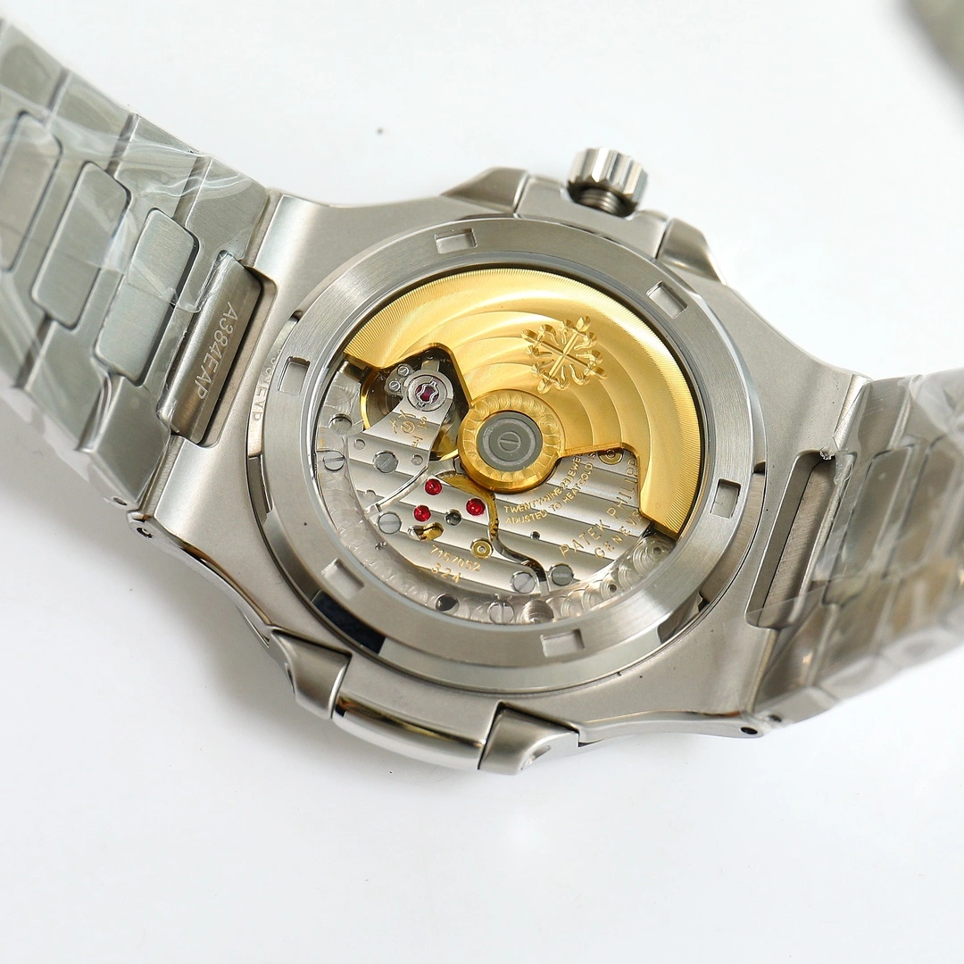 Resilient Patek Philippe  Series 5711 Nautilus Green Dial 99