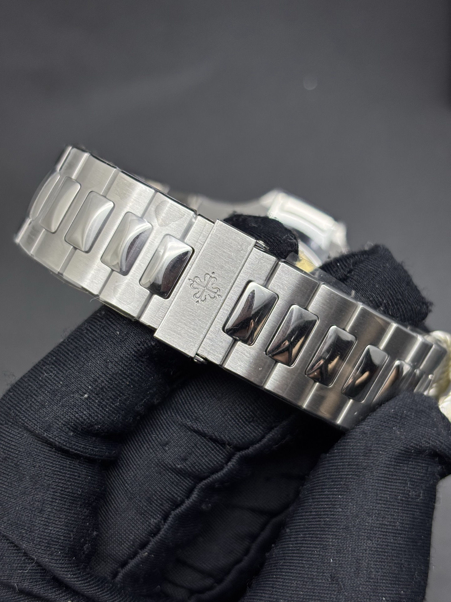 Patek Philippe Nautilus Annual Calendar 5726 1A- Durable 88