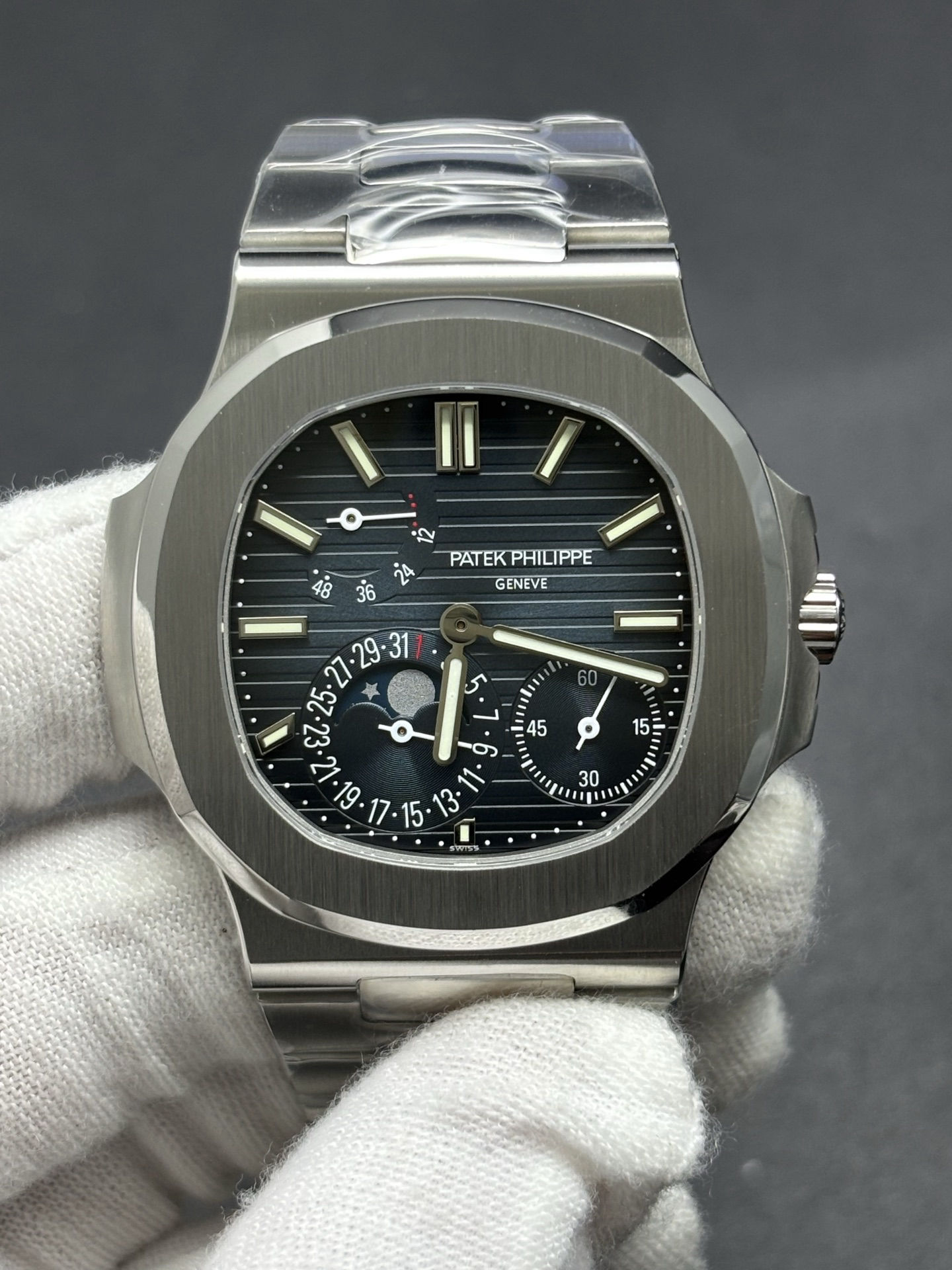 Snug Patek Philippe Nautilus Moon Phase Calendar Blue Dial 78