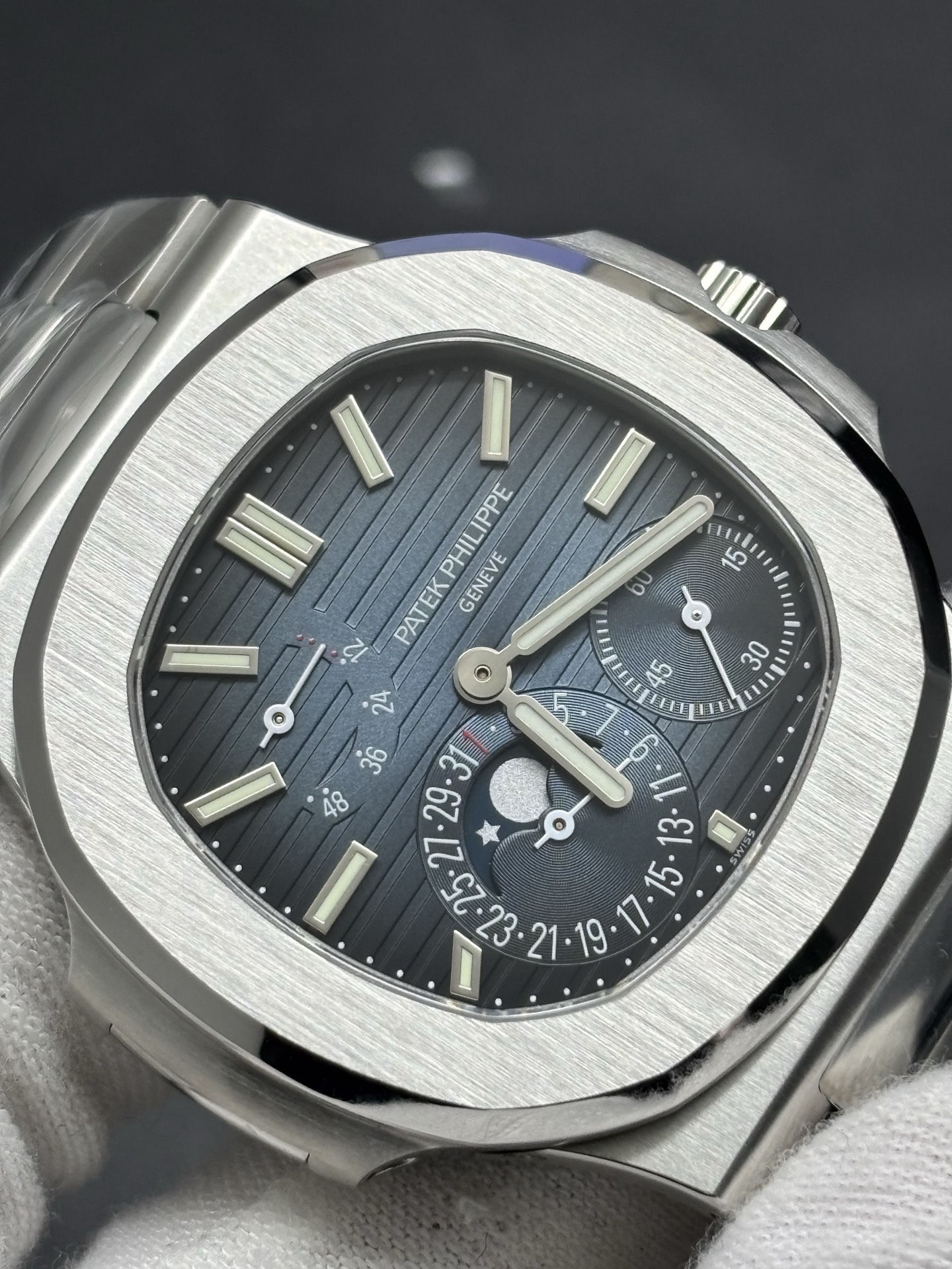 Snug Patek Philippe Nautilus Moon Phase Calendar Blue Dial 78