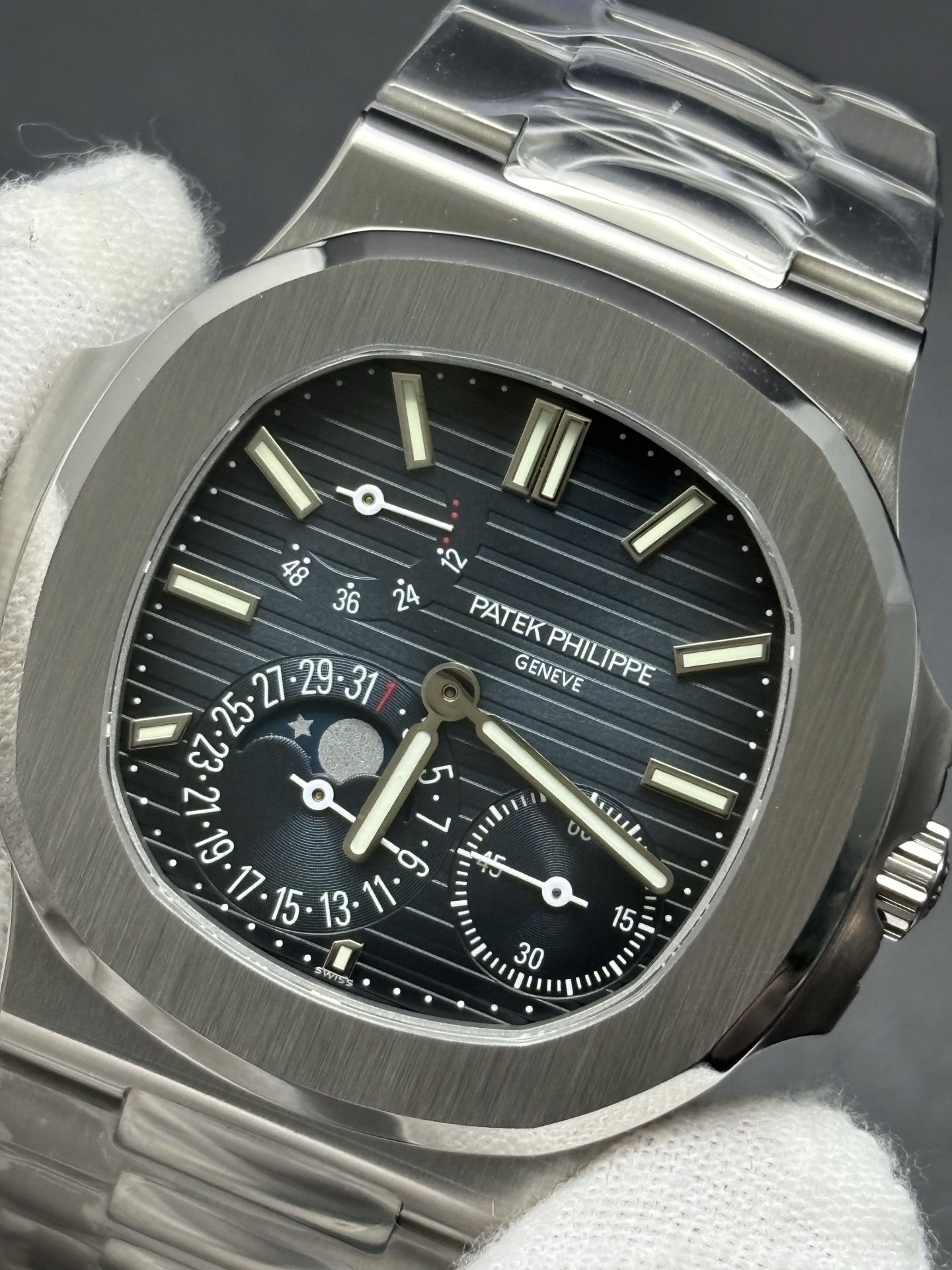 Snug Patek Philippe Nautilus Moon Phase Calendar Blue Dial 78