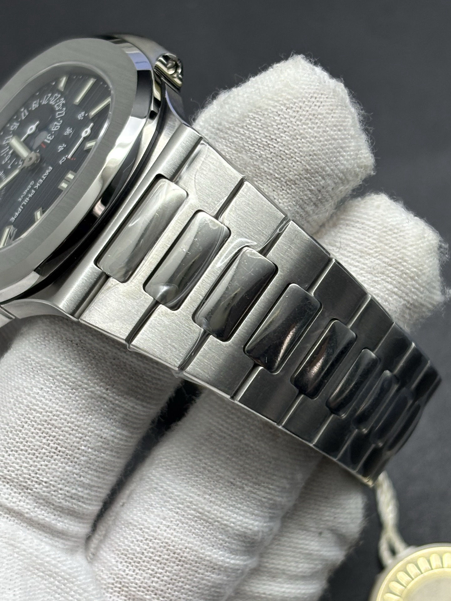 Snug Patek Philippe Nautilus Moon Phase Calendar Blue Dial 78