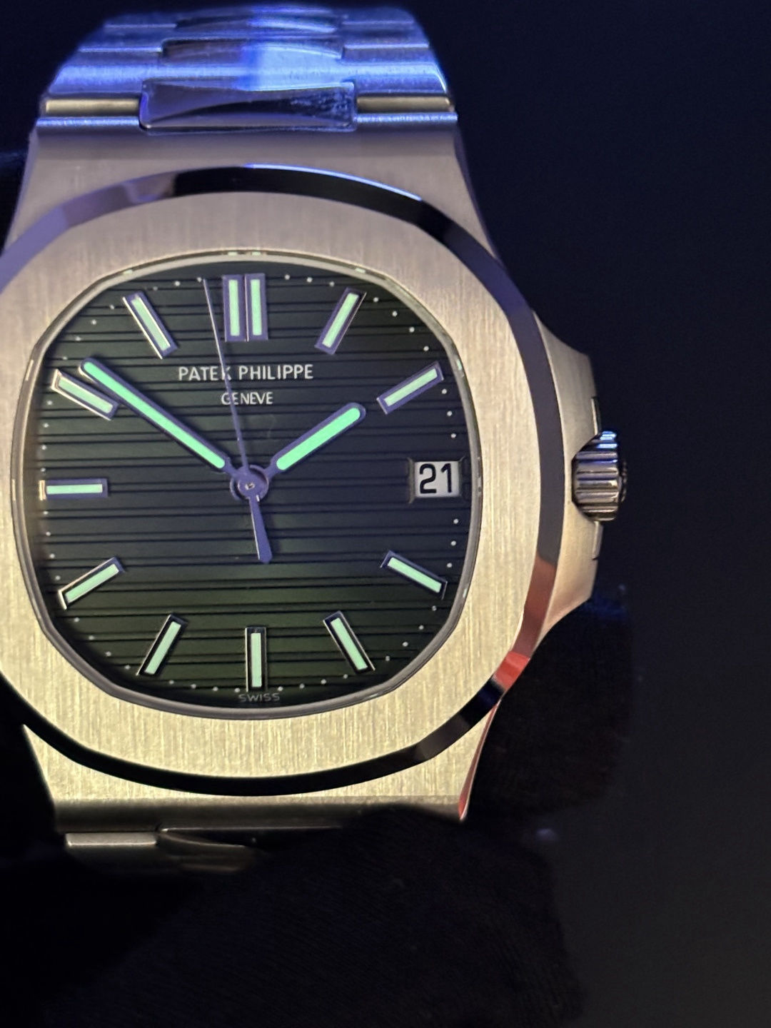 Functional Patek Philippe Nautilus Reference 5711 1A-014 Olive-Green Sunburst Dial 94