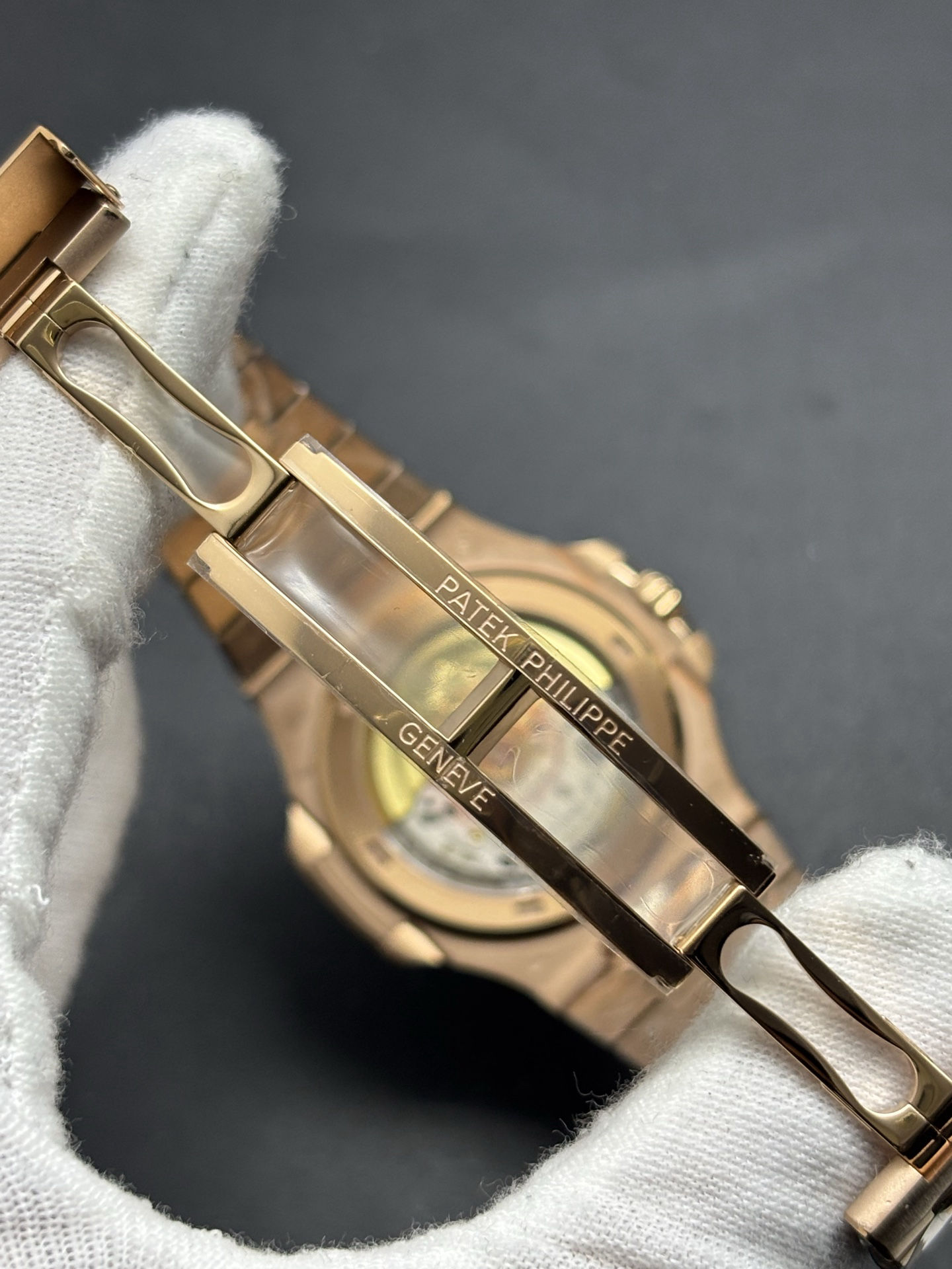 OnTrend Patek Philippe Nautilus Rose Gold 5711 1R- 82